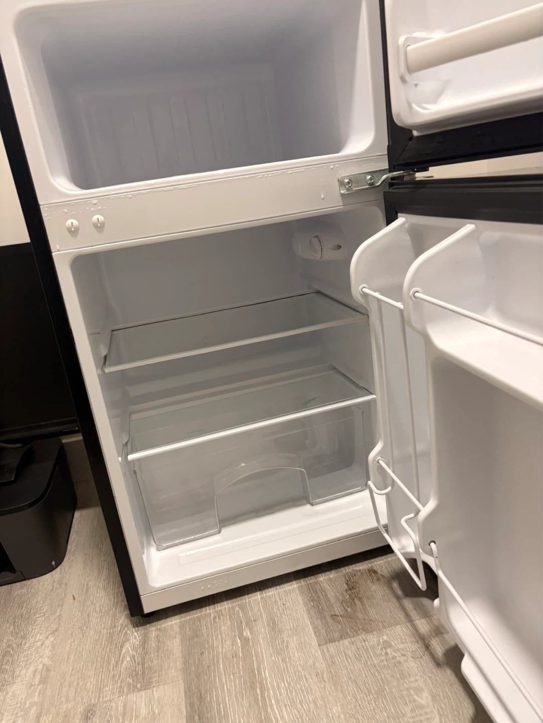 Compact Refrigerator - photo 2