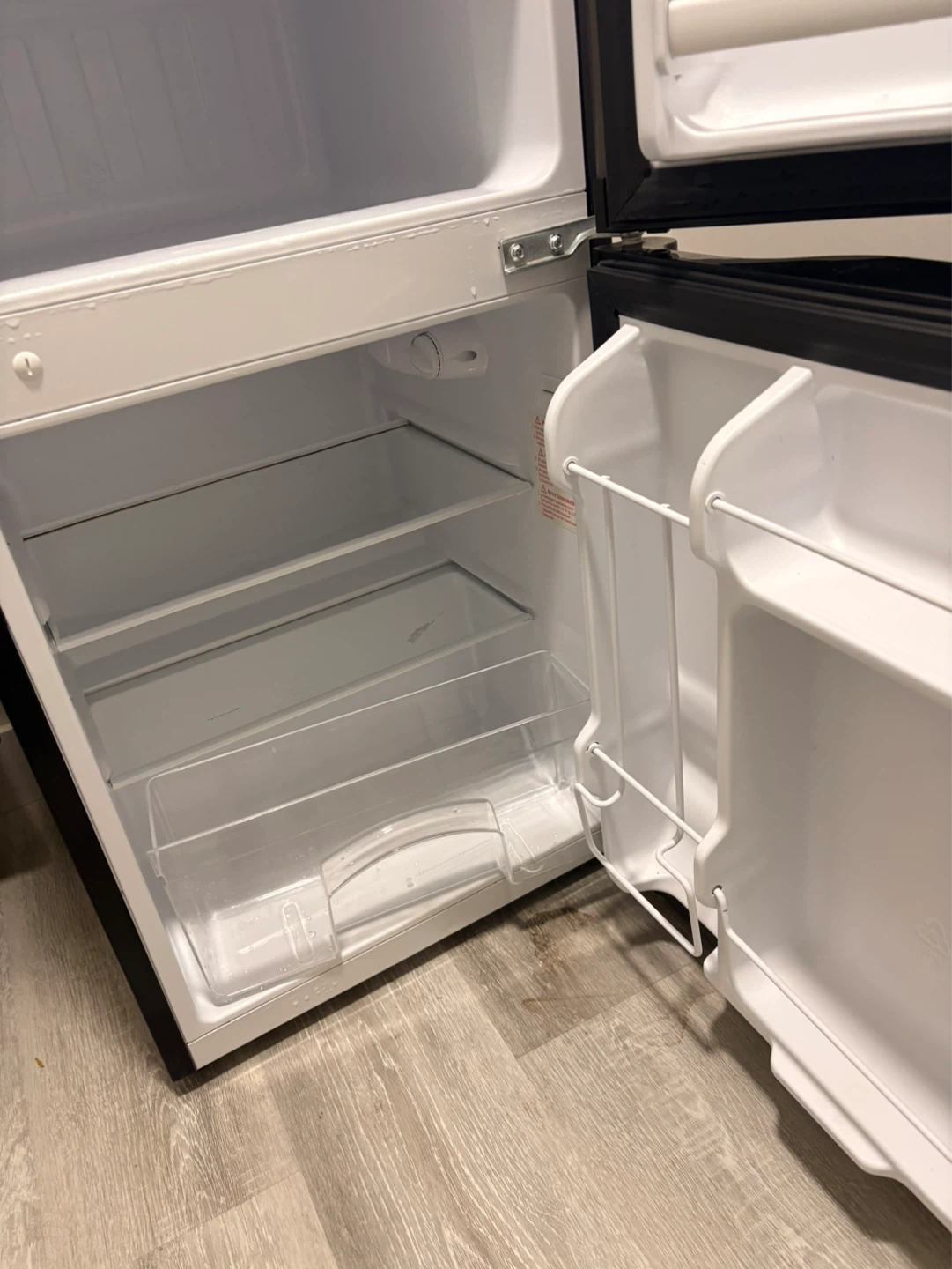 Compact Refrigerator - photo 3