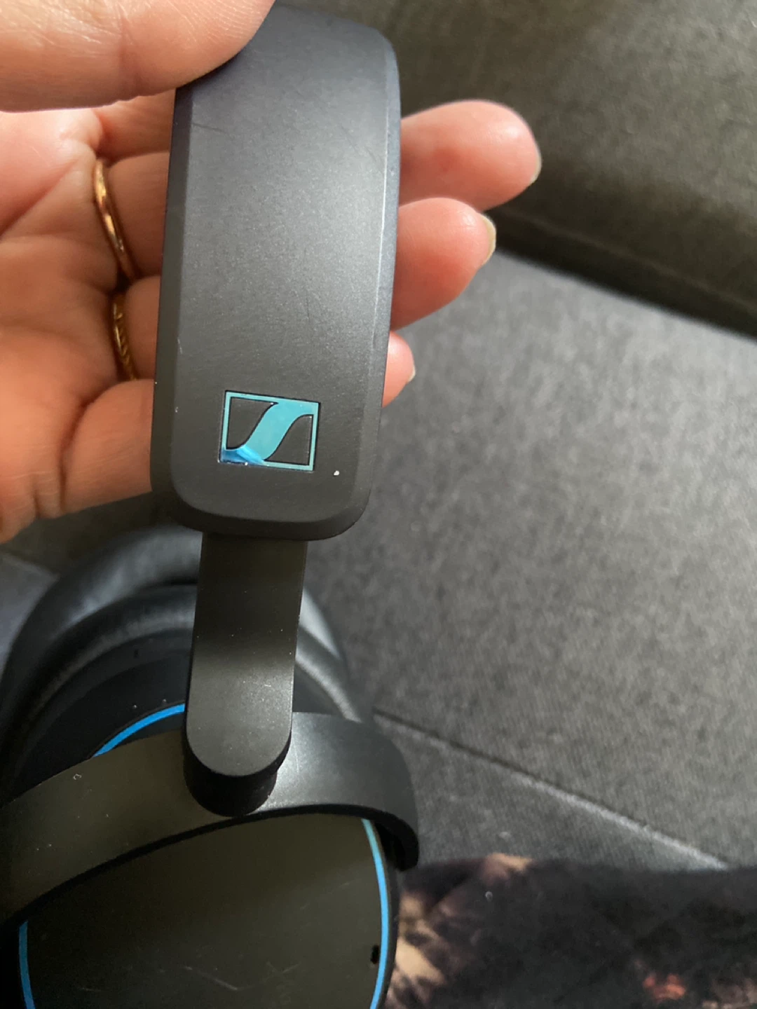 Sennheiser ACCENTUM Wireless Headphones - photo 2