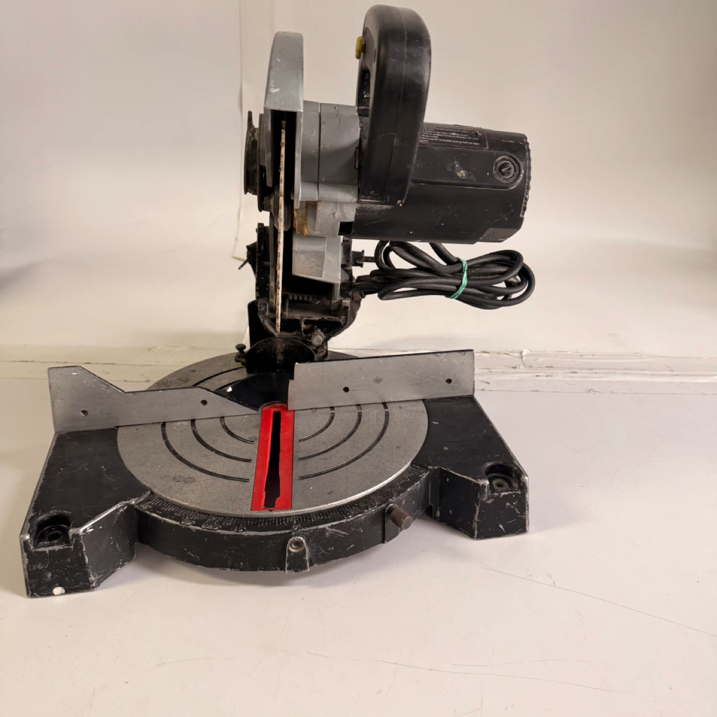 Toolmaster 8-1/4” Compound Miter Saw 120V 5000 RPM - photo 4