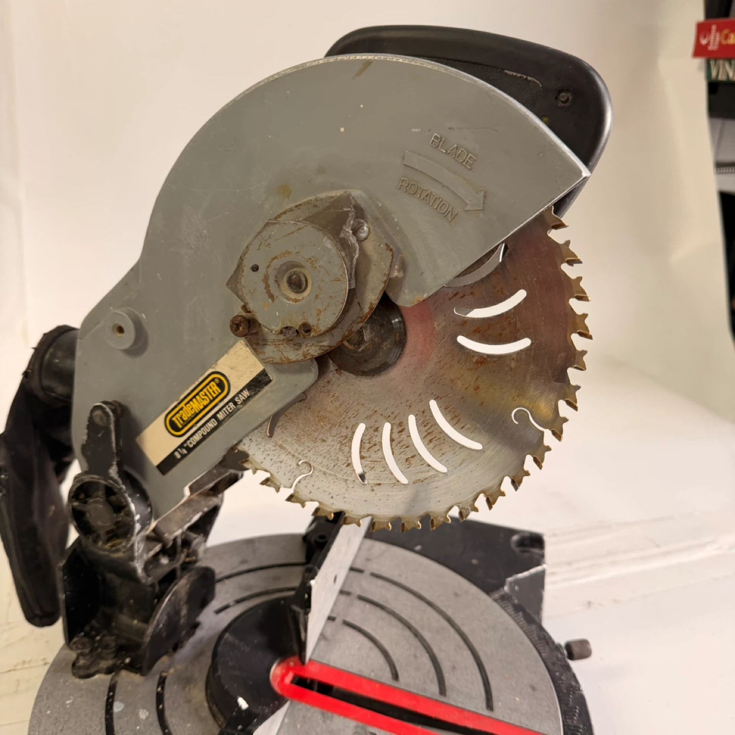 Toolmaster 8-1/4” Compound Miter Saw 120V 5000 RPM - photo 3