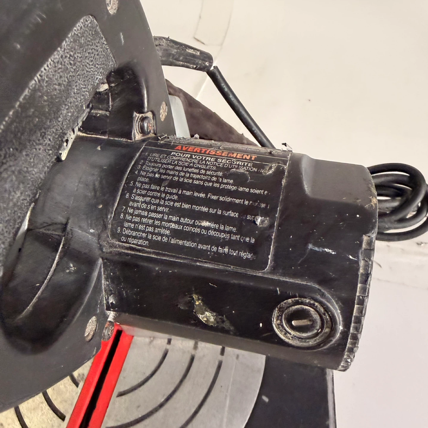 Toolmaster 8-1/4” Compound Miter Saw 120V 5000 RPM - photo 5