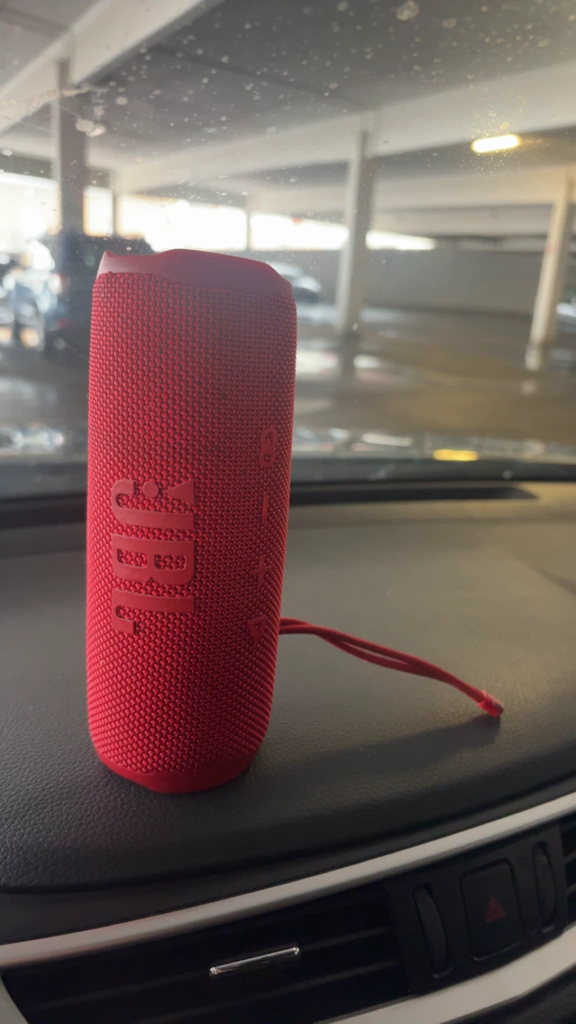JBL Flip 6 Portable Bluetooth Speaker - Red - photo 2