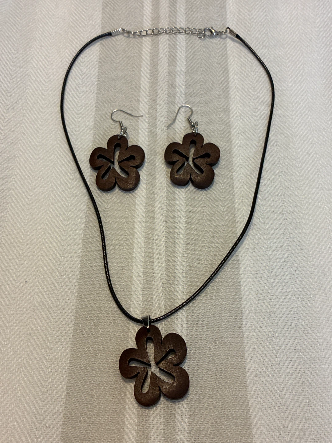 Flower Pendant Necklace and Earrings Set