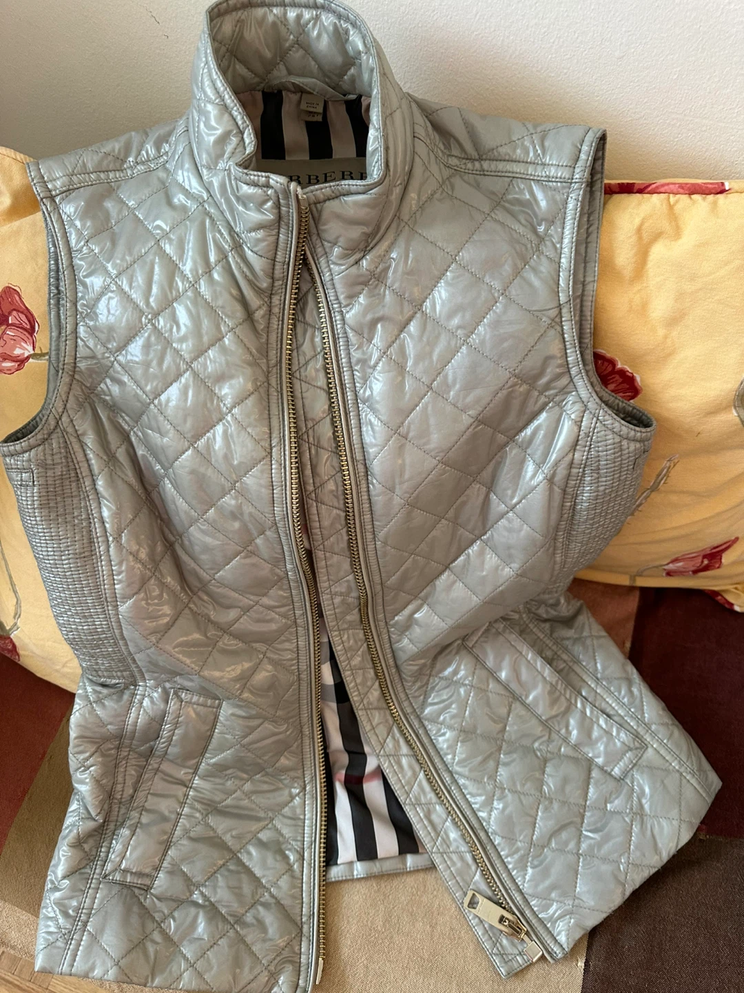 Authentic Burberry Quilted Vest - photo 3