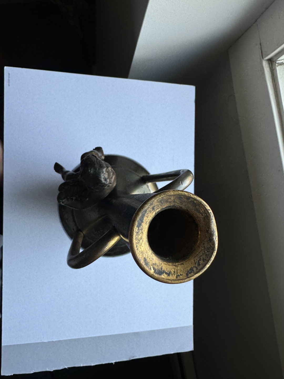 Antique Neoclassical Bronze Vase – Seated Putto with Lyre - photo 4