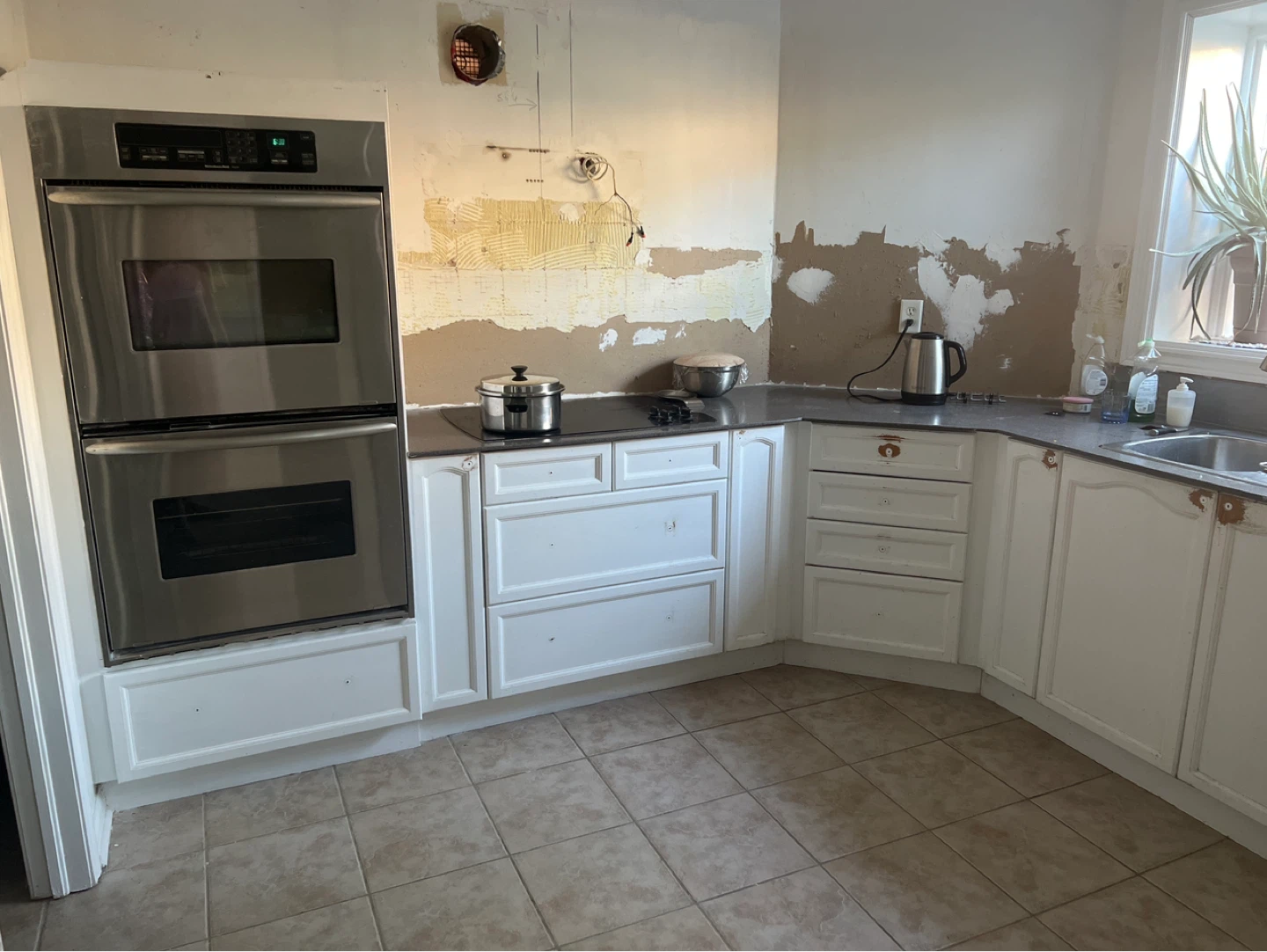 Kitchen renovation in progress. FREE CABINETS - photo 2