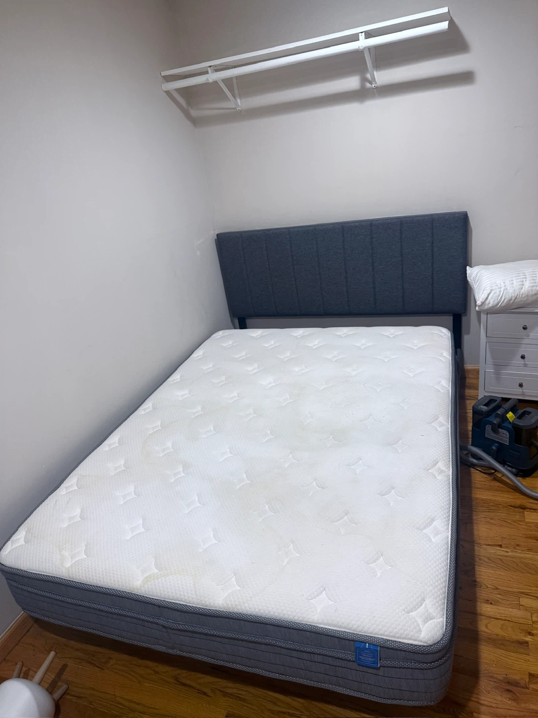 Queen Size Mattress - photo 2