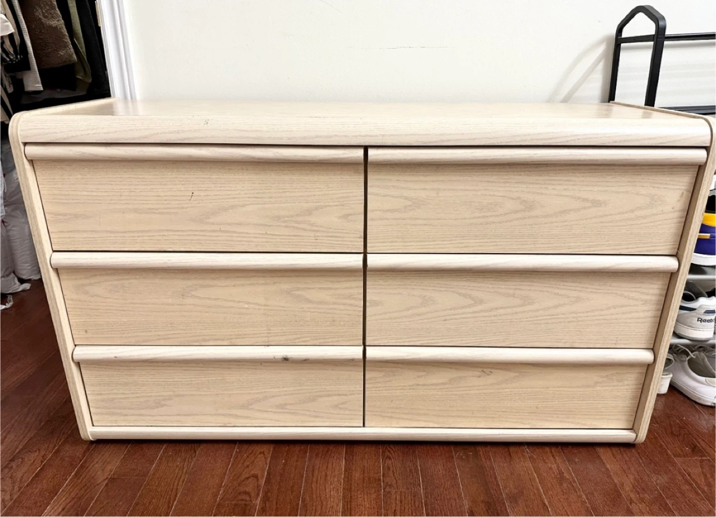 Light Wood Dresser with 6 Drawers