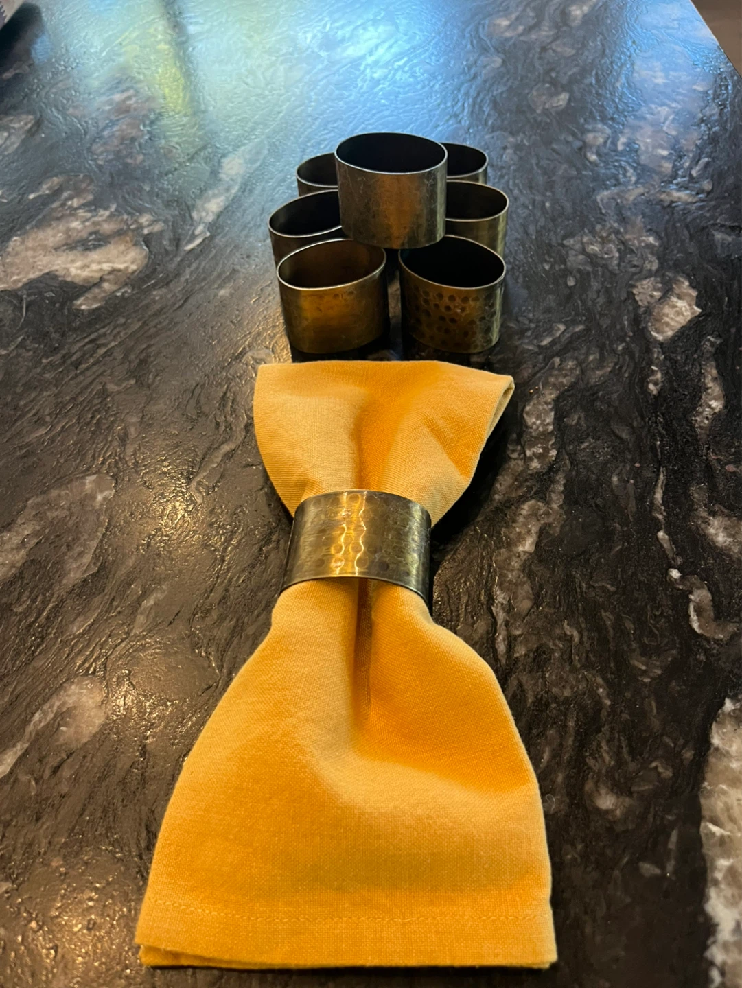 Set of 8 Hammered Metal Napkin Rings - photo 2