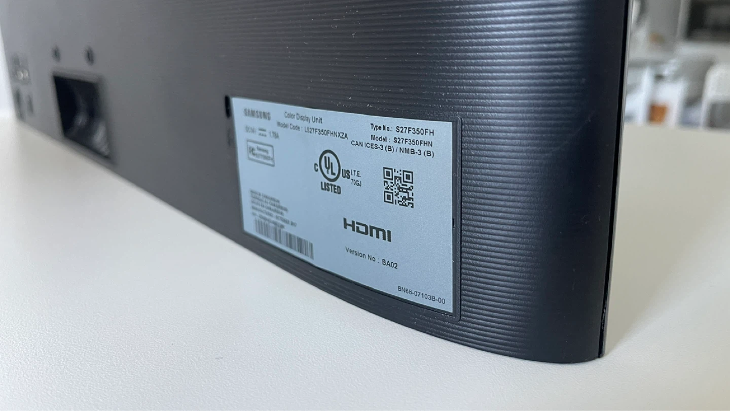 Samsung 27 inch monitor - no screen crack and no dead pixel - photo 3