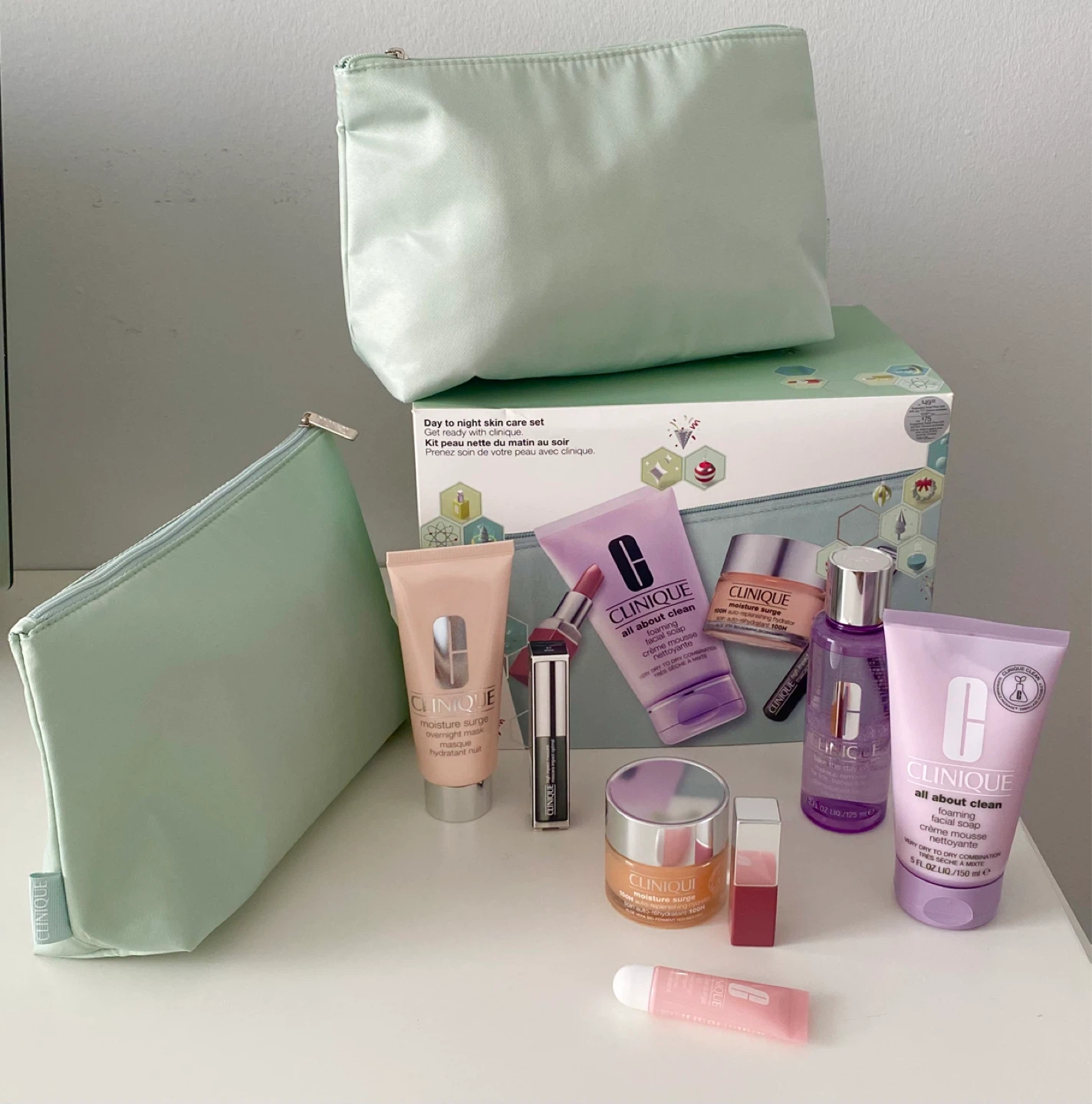 Clinique Day to Night Skin Care Set - photo 3