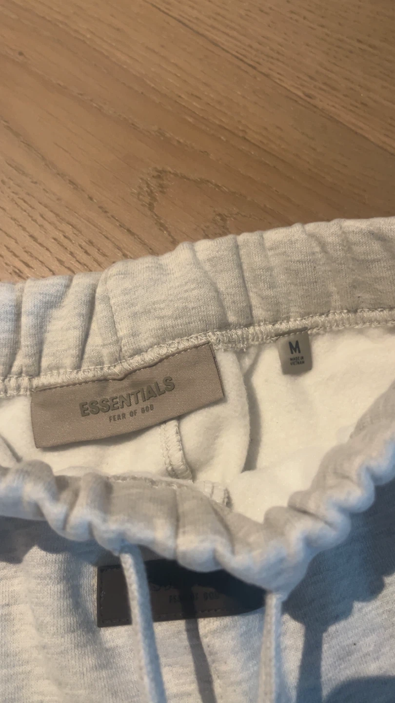 ESSENTIALS Fear of God Grey Sweat Shorts - photo 4