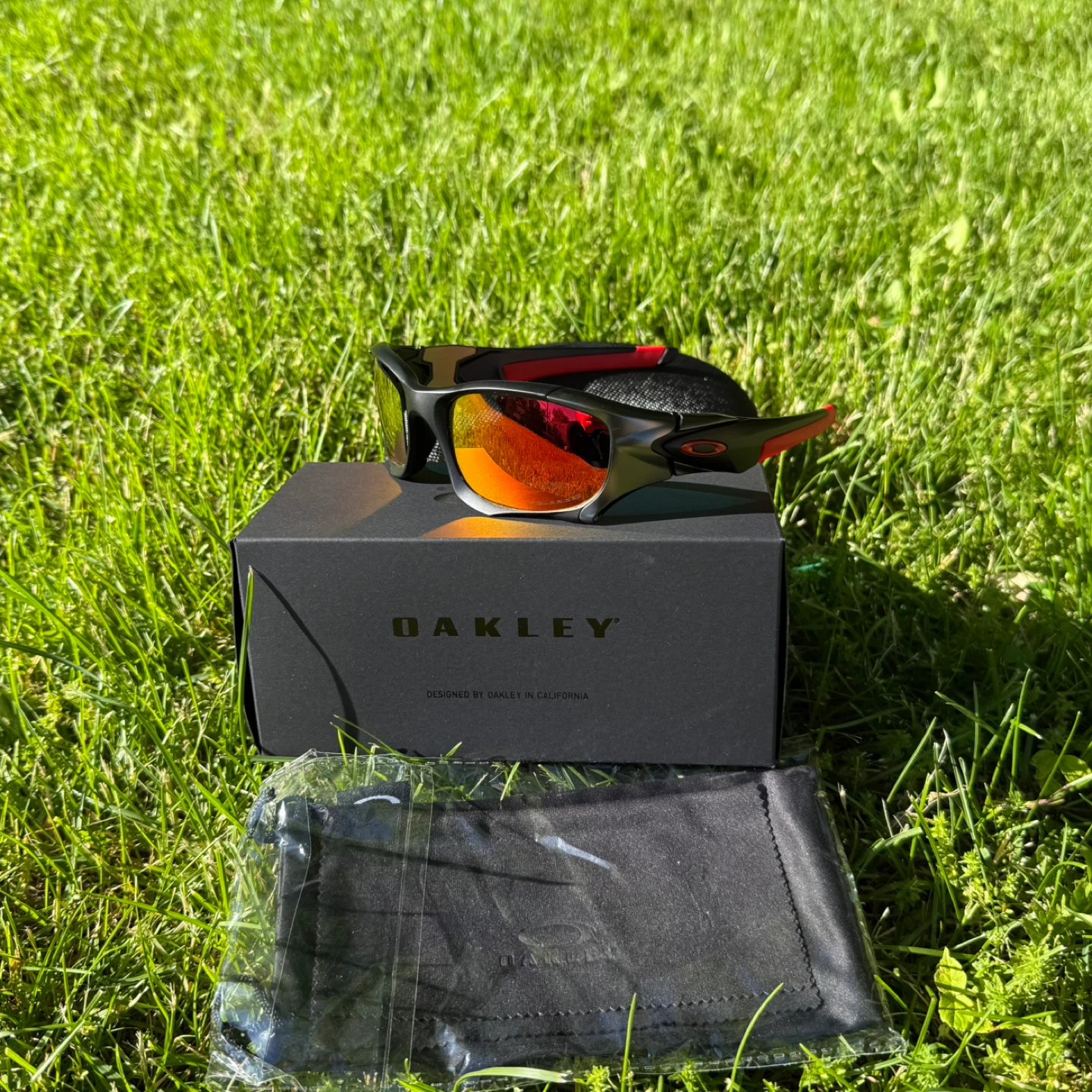 Oakley Sunglasses with Box and Case - photo 3