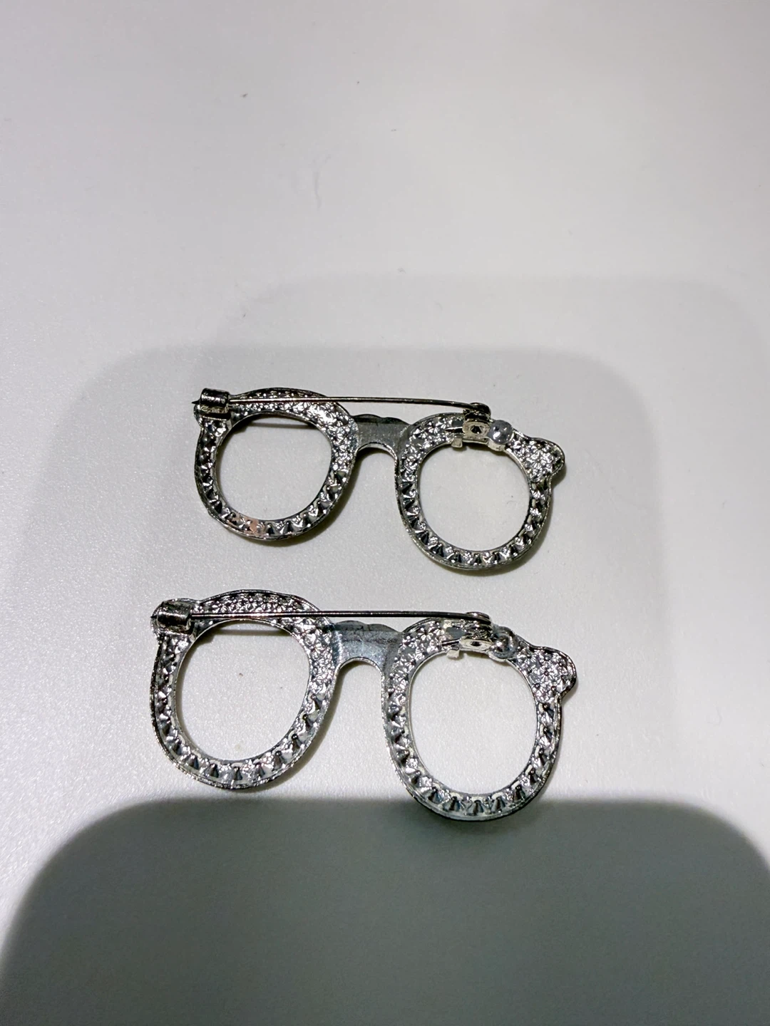 2 Rhinestone Eyeglasses Brooches - photo 2