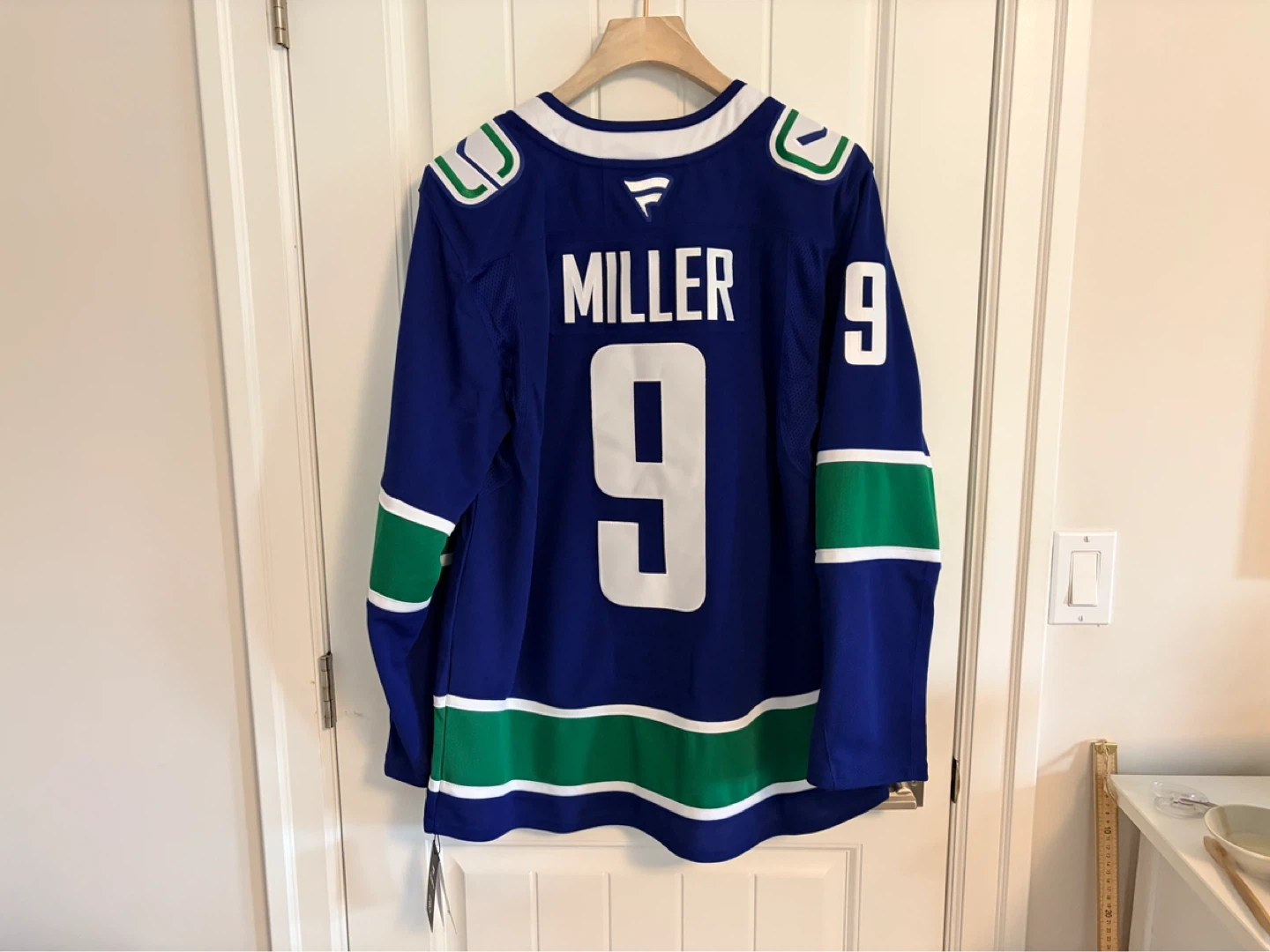 BNWT Authentic Fanatics Vancouver Canucks J.T. Miller Jersey 52