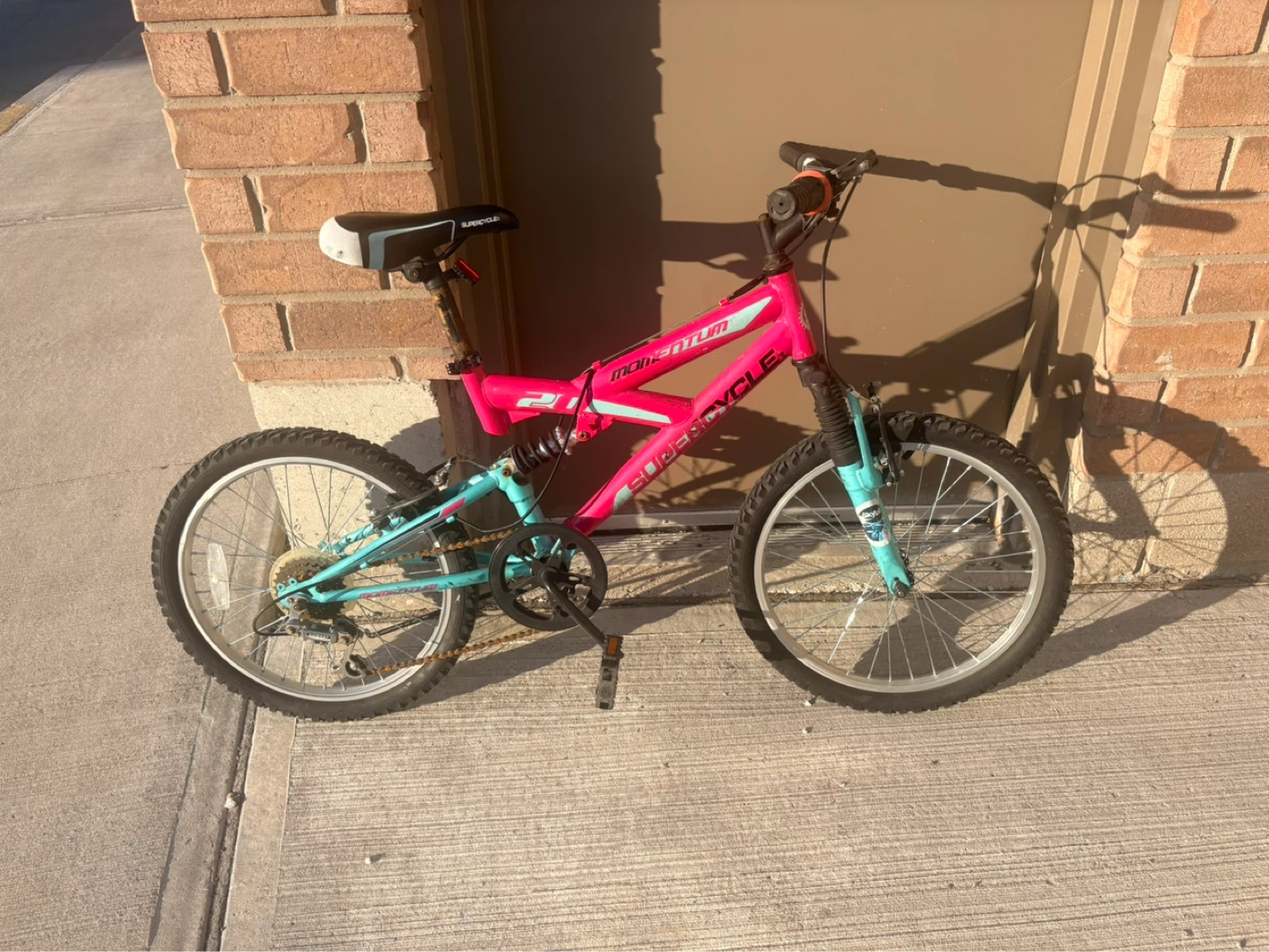 Momentum Supercycle Kids Bike