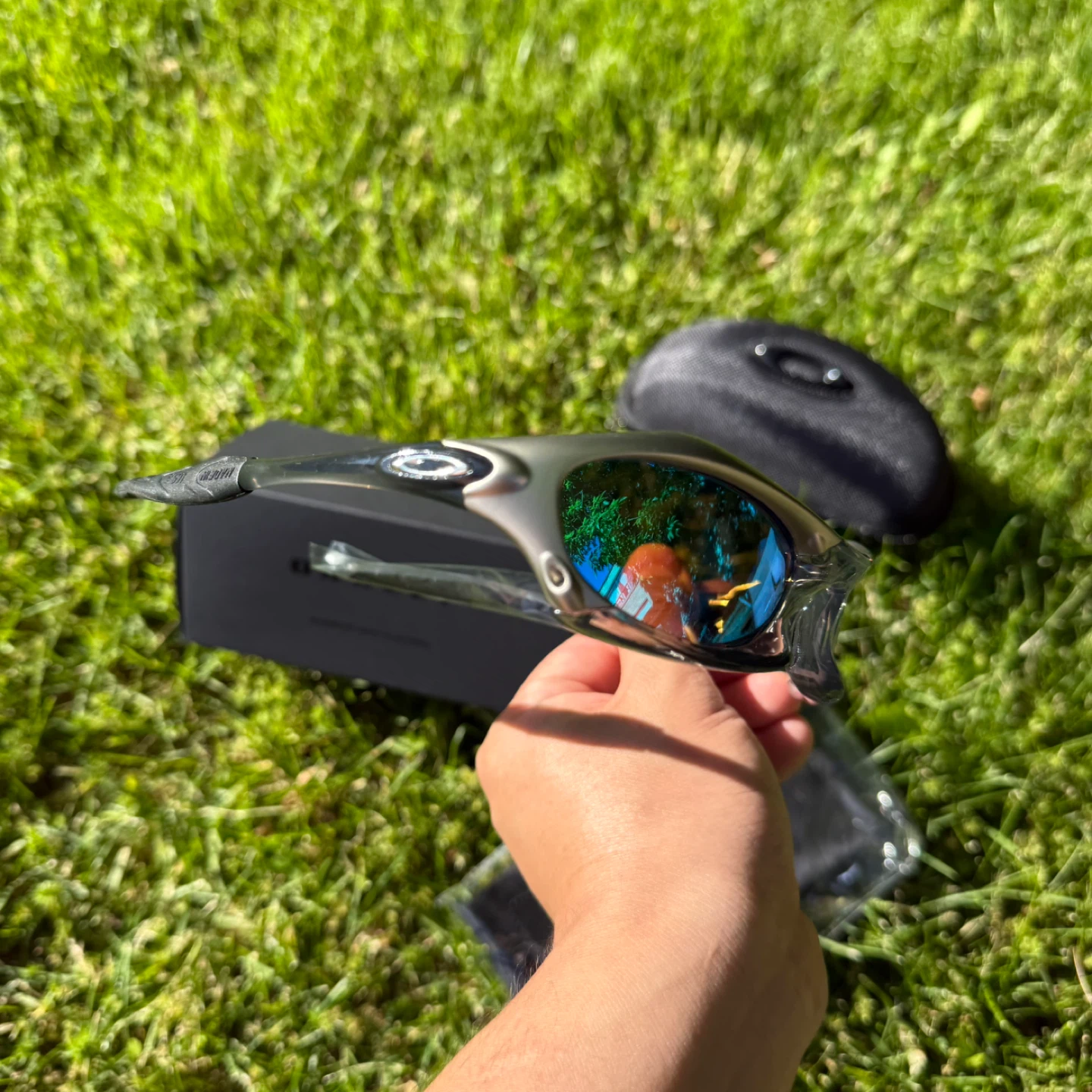 Oakley Sunglasses with Case and Box - photo 5