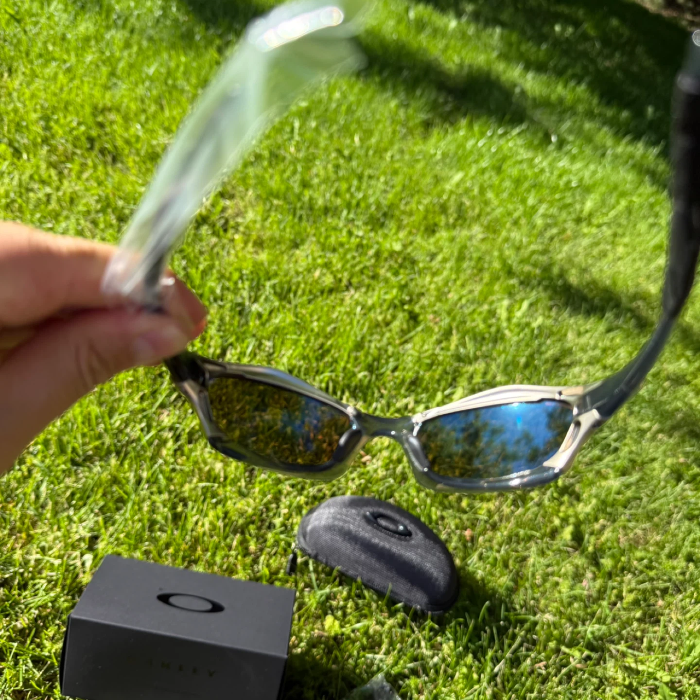 Oakley Sunglasses with Case and Box - photo 3