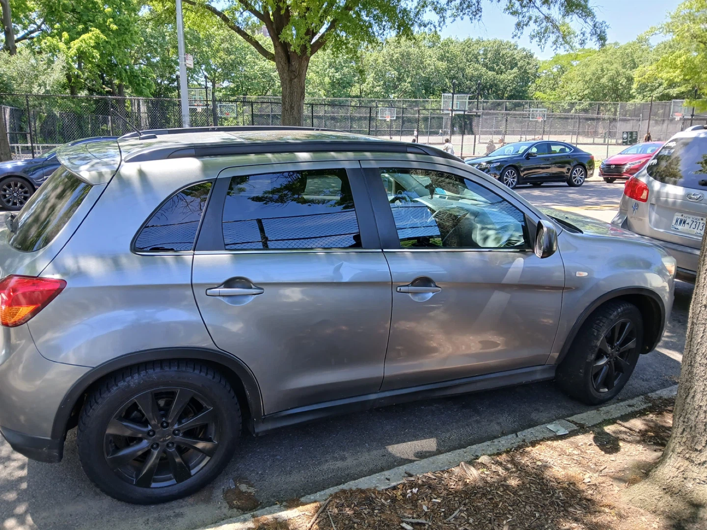 Mitsubishi Outlander Sport SUV - photo 4