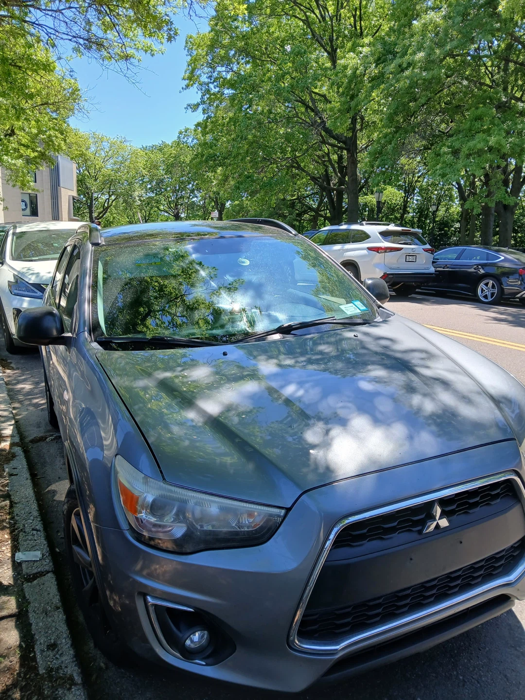 Mitsubishi Outlander Sport SUV - photo 2