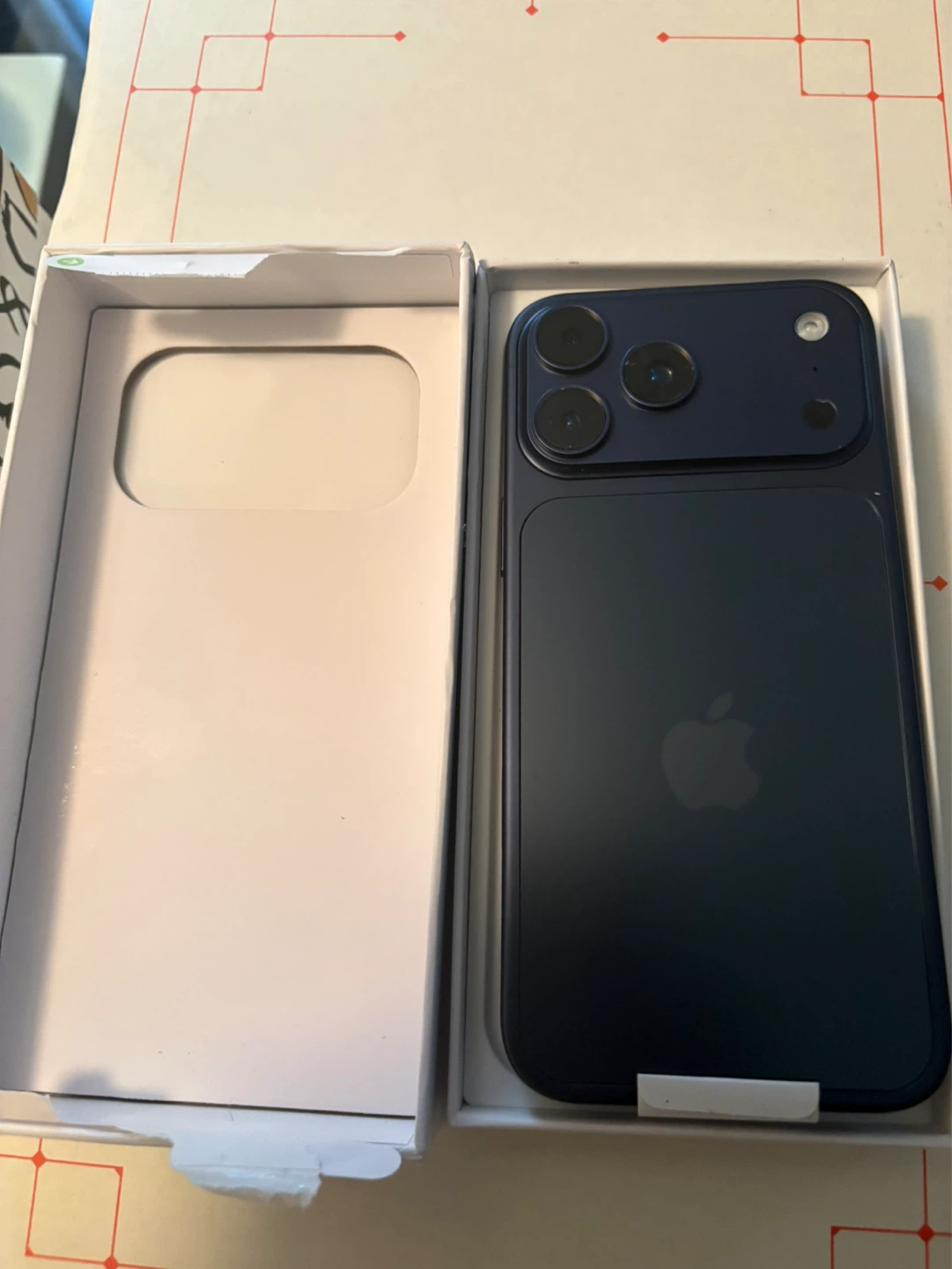 Replica - photo 2