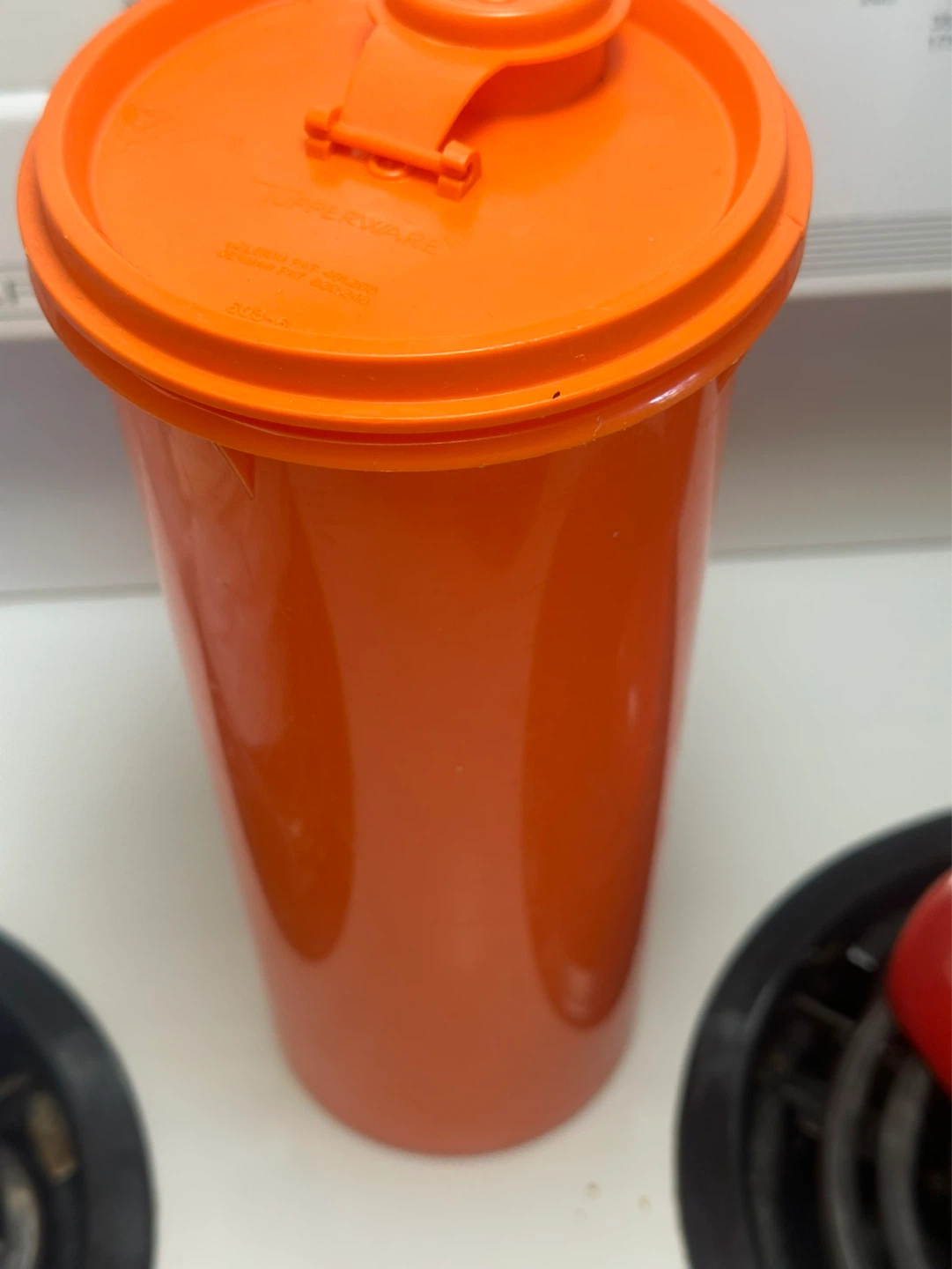 Tupperware orange  Slimline Pitcher 262-3 great condition - photo 2