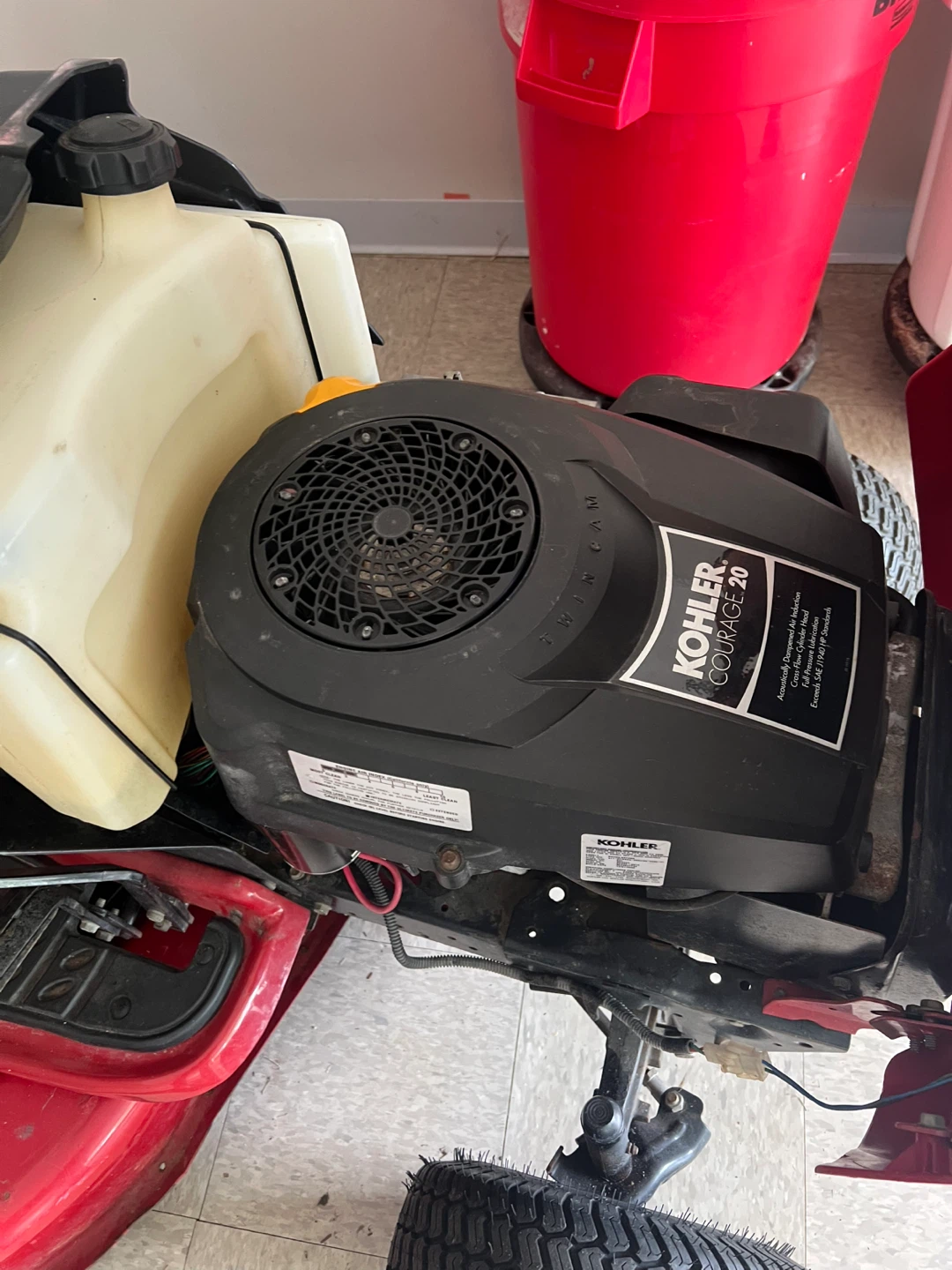 Toro Riding Mower with Kohler Courage 20 Engine - photo 2