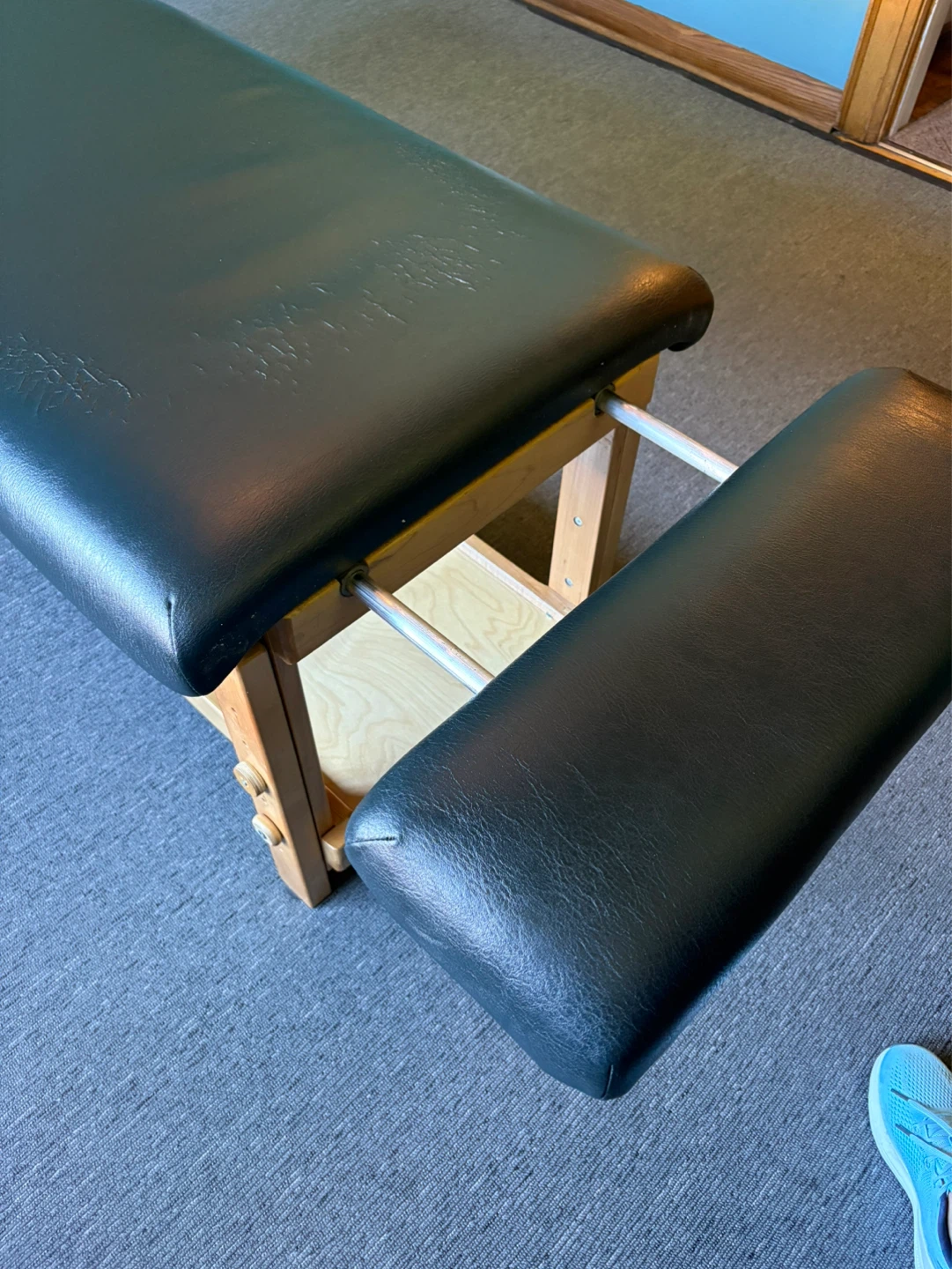 Massage Table with Adjustable Legs - photo 2