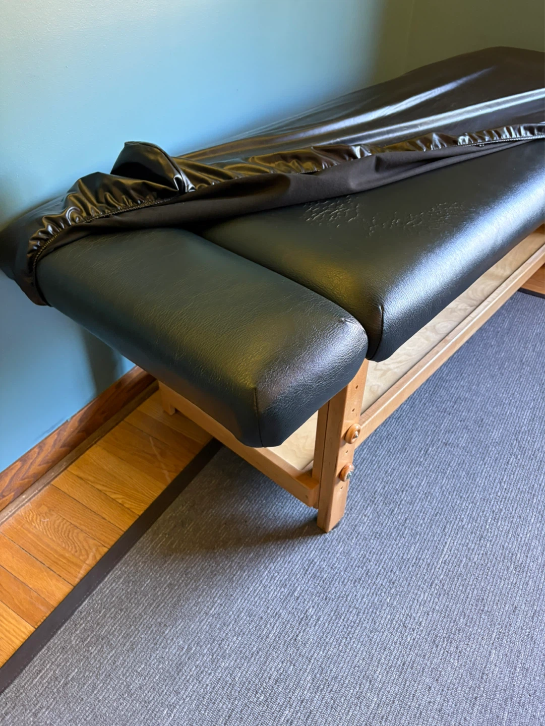 Massage Table with Adjustable Legs - photo 4