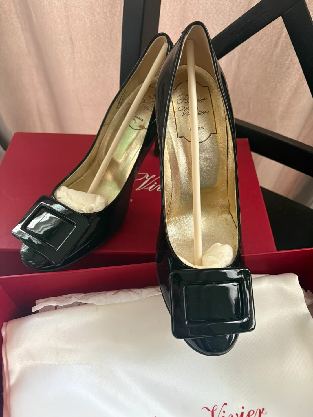Roger Vivier Black Patent Leather Heels with rubber sole