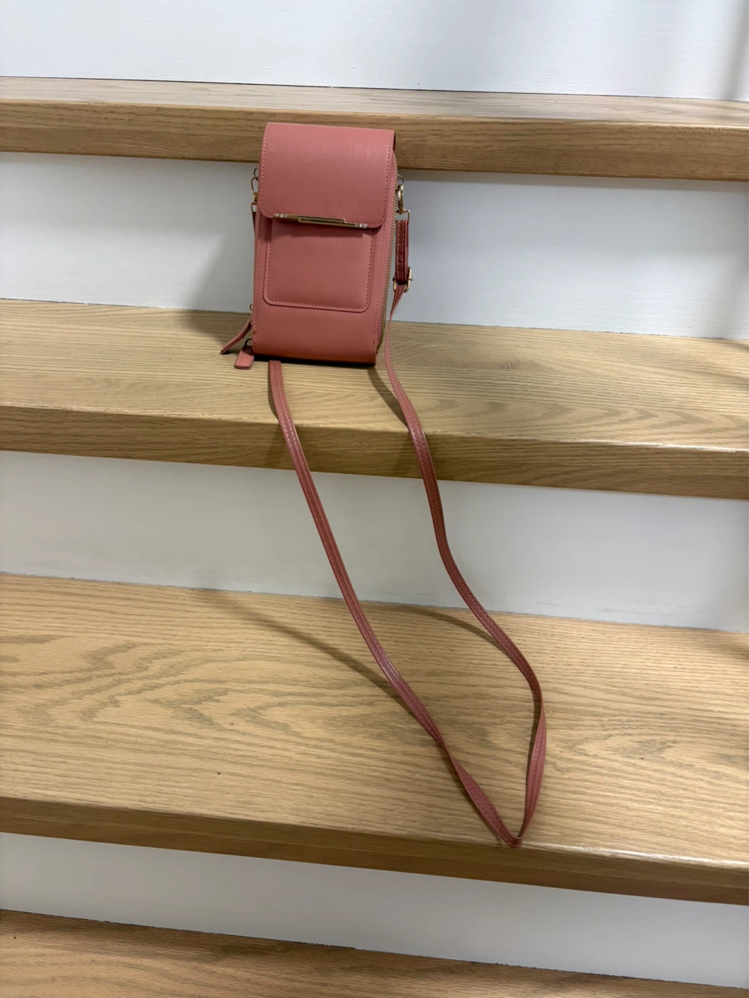 Pink crossbody phone bag with card slots - photo 2