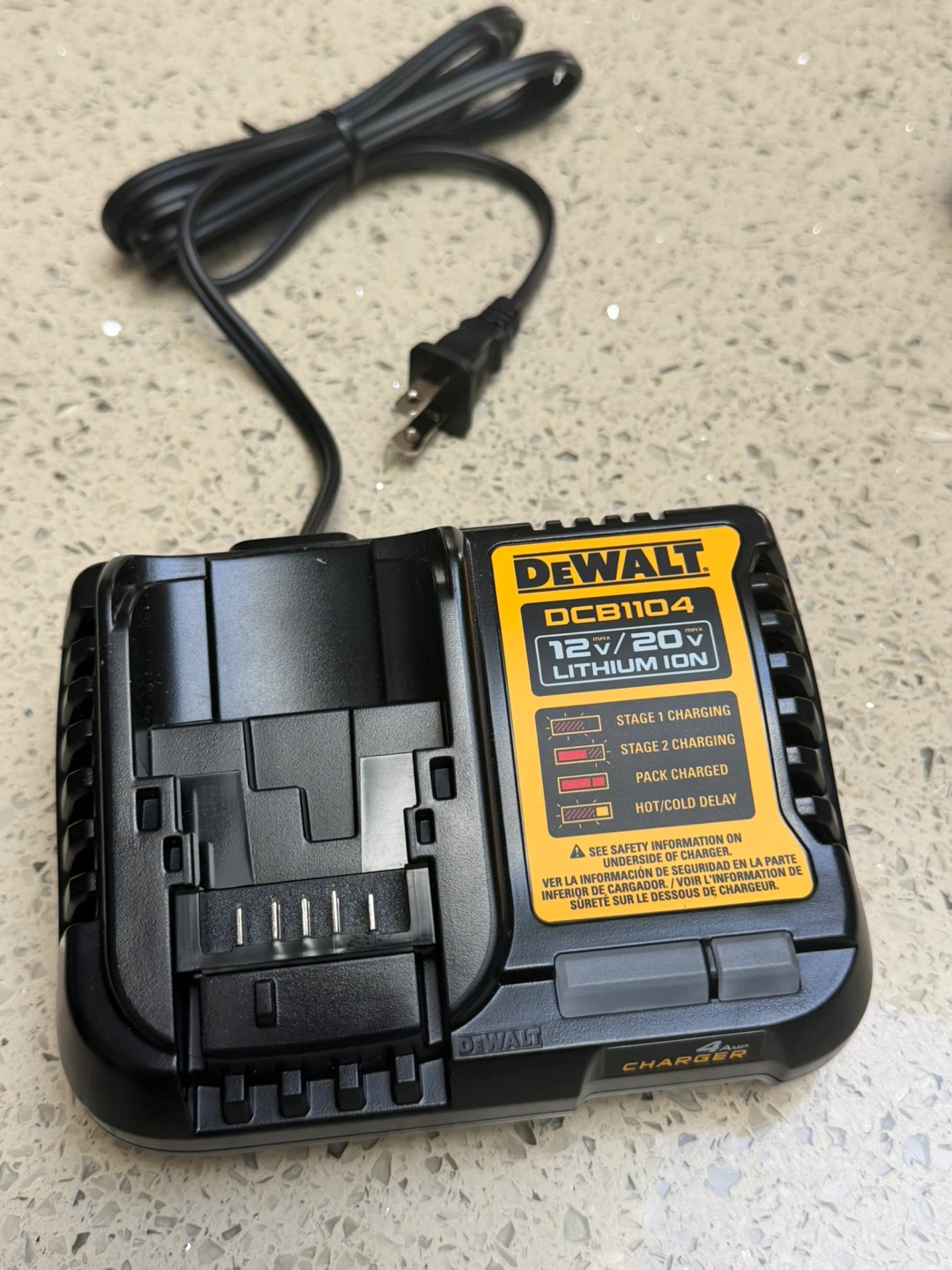DEWALT 20V 5Ah Lithium Ion Battery & Charger Combo - photo 2