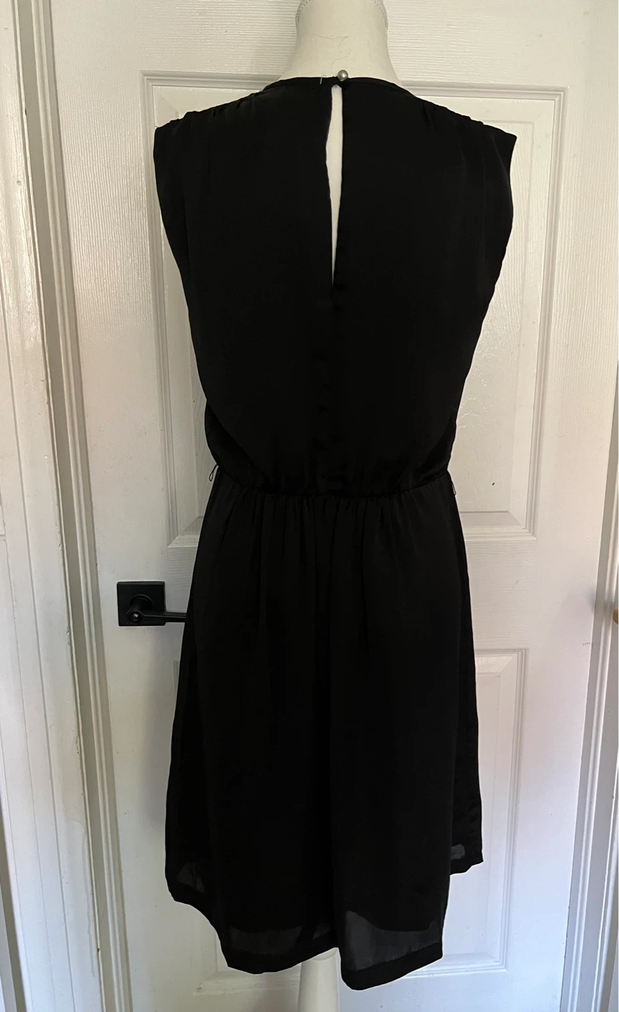 New- Black Sleeveless Keyhole Neck Dress - photo 2