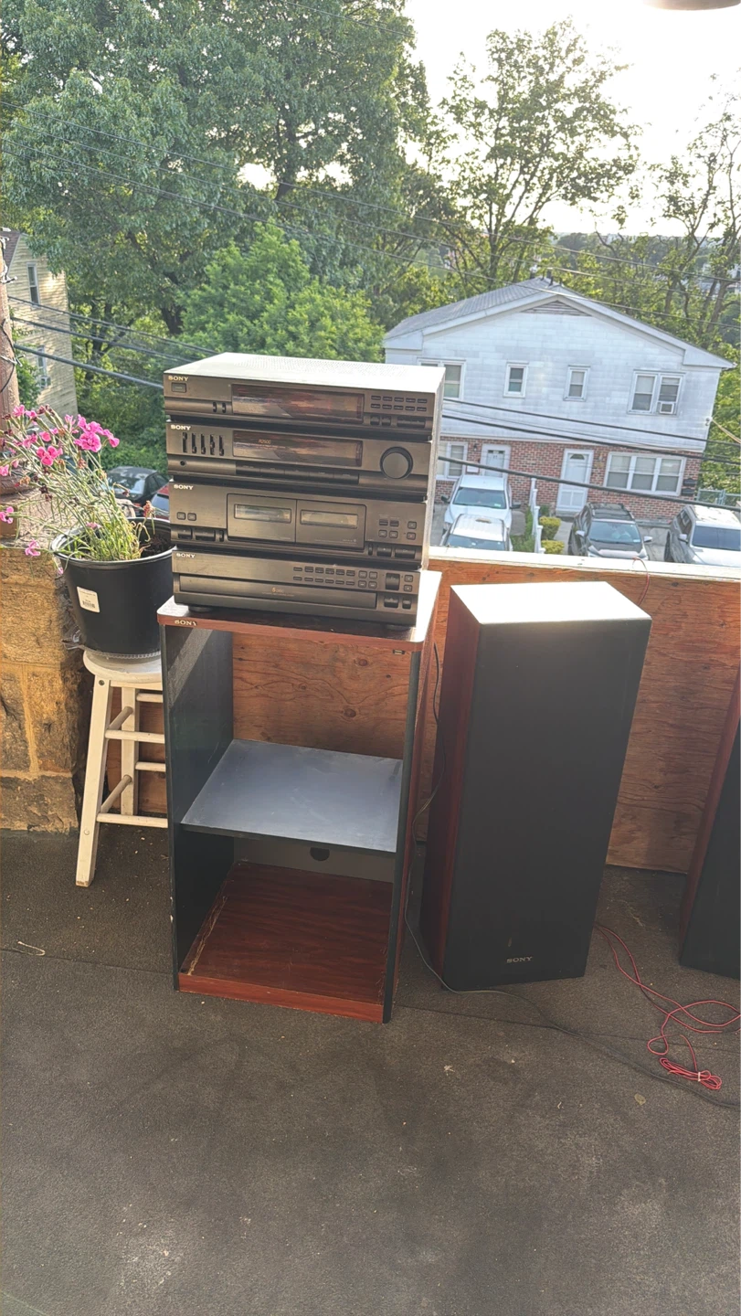 Sony Stereo System with Speakers - photo 2