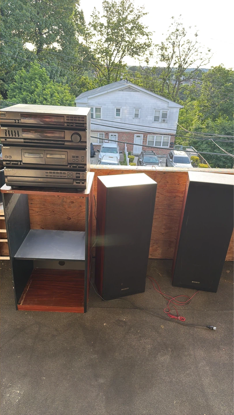 Sony Stereo System with Speakers - photo 3