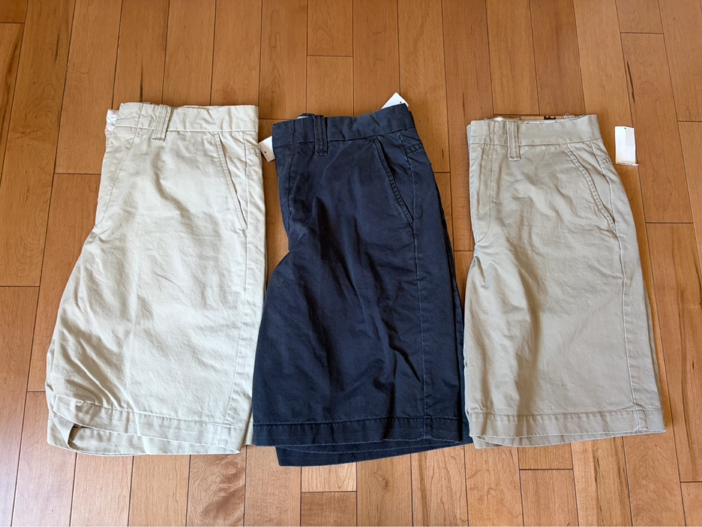 Brand new Old Navy men’s Loose Fit Khakis Shorts (3 Pairs)