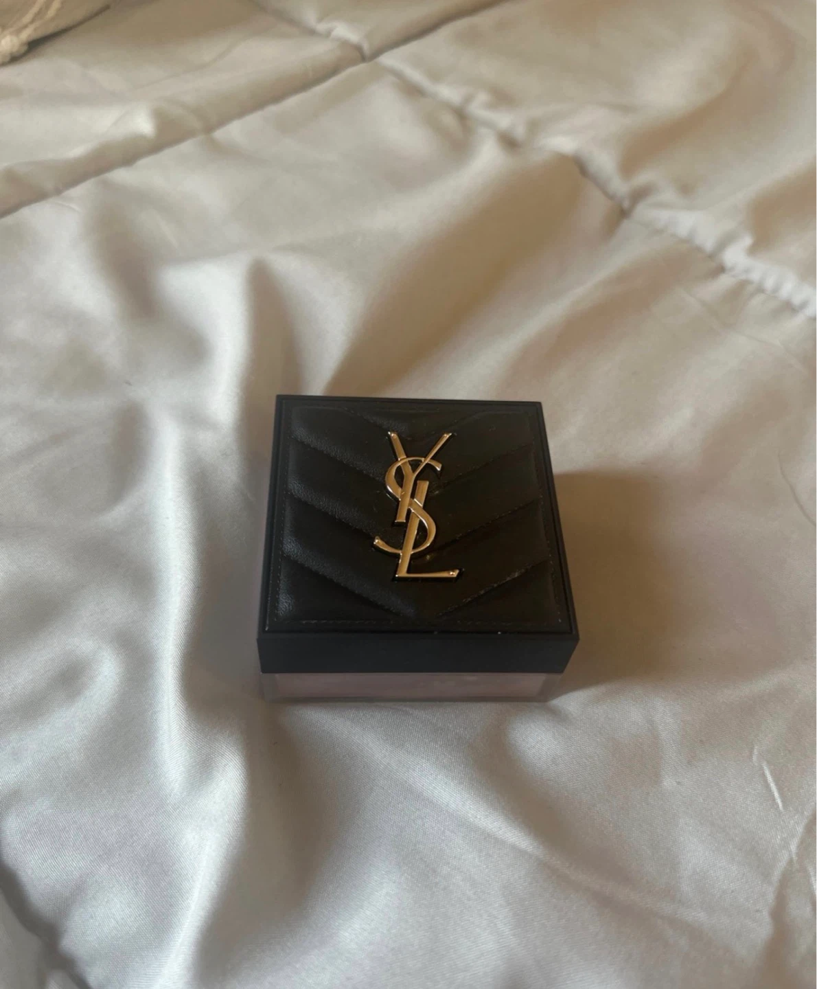 Yves Saint Laurent All Hours Hyper Blur Loose Setting Powder - photo 2
