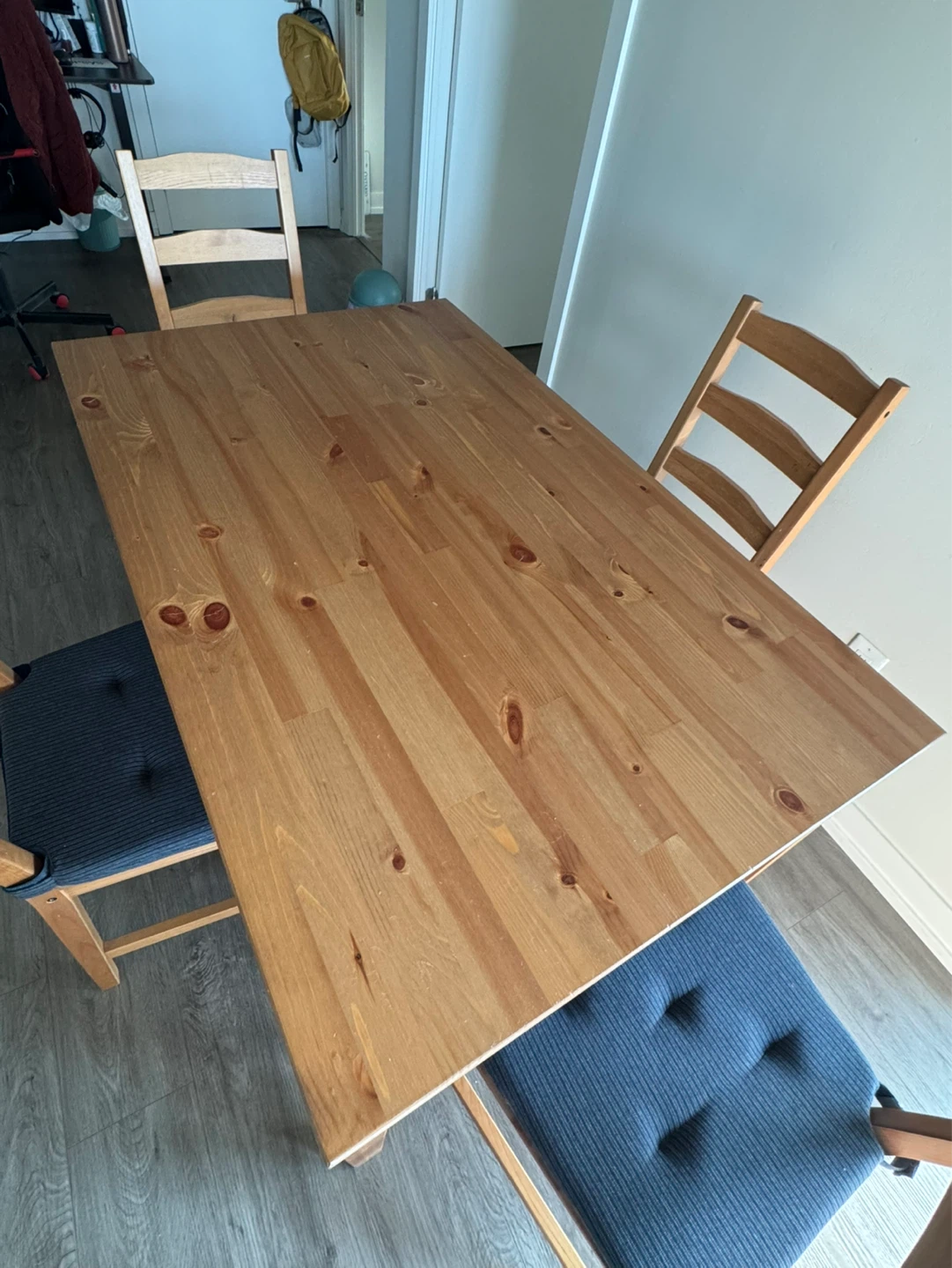 IKEA Dining Table Set with 4 Chairs. Cushions included. - photo 4