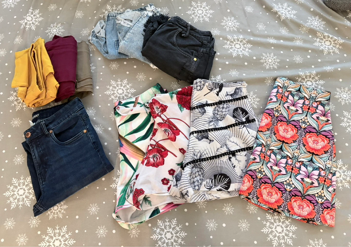 Assorted Women's Clothing Bundle - photo 3