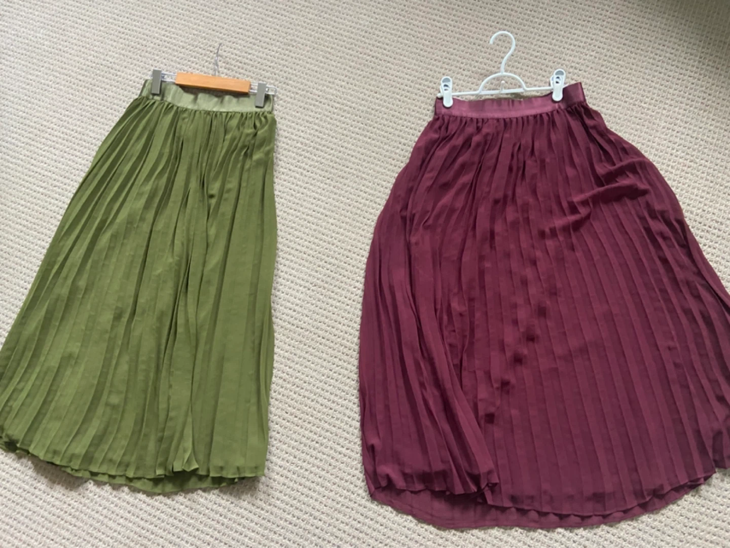 Pleated Midi Skirt - Olive Green and Burgundy - photo 3