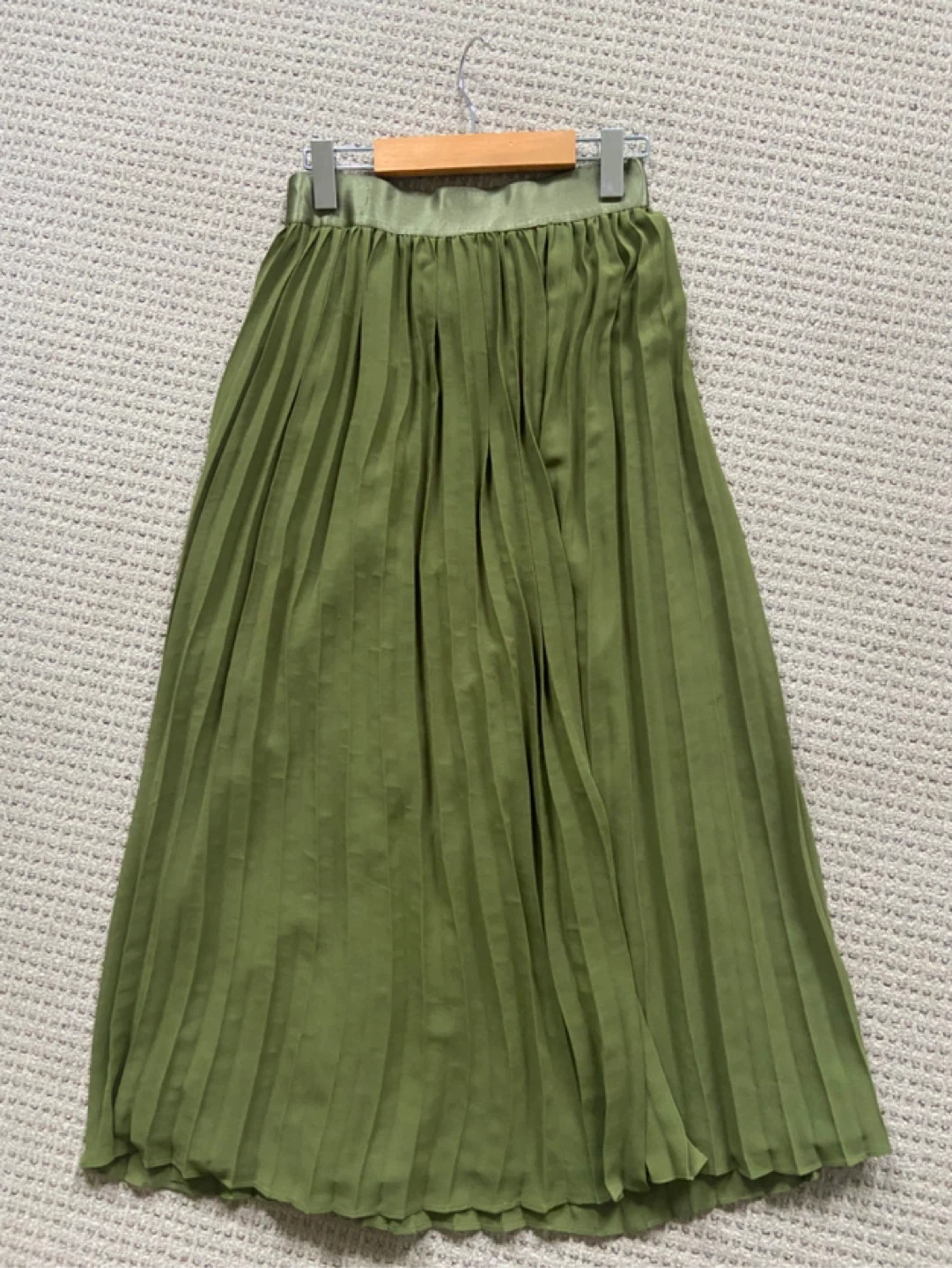Pleated Midi Skirt - Olive Green and Burgundy