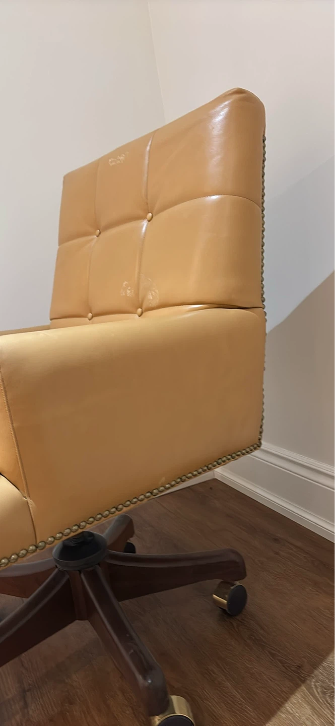 NEW WITH A BIT OF SCRATCH Tan Tufted Executive Office Chair - photo 4