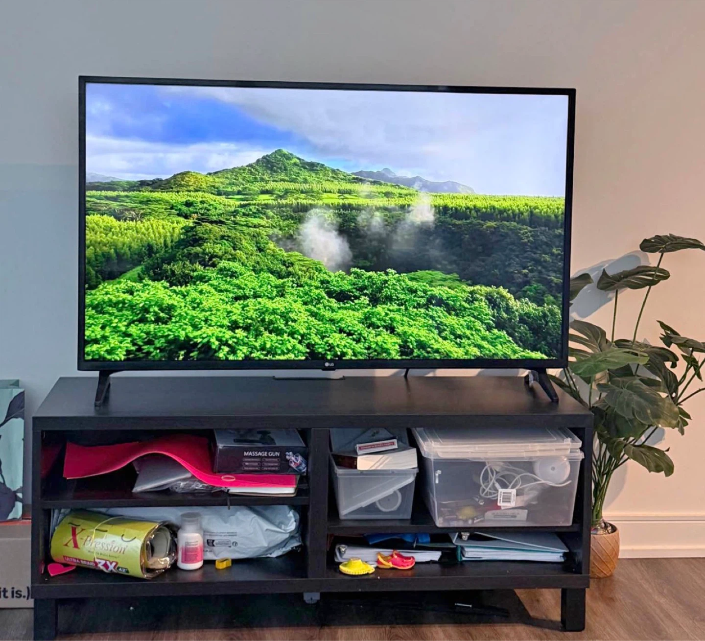 LG 55" 4K UHD Smart TV - photo 2