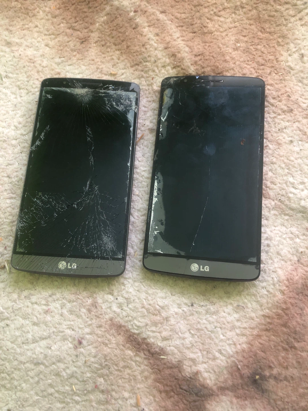 2 LG Smartphones - For Parts/Repair