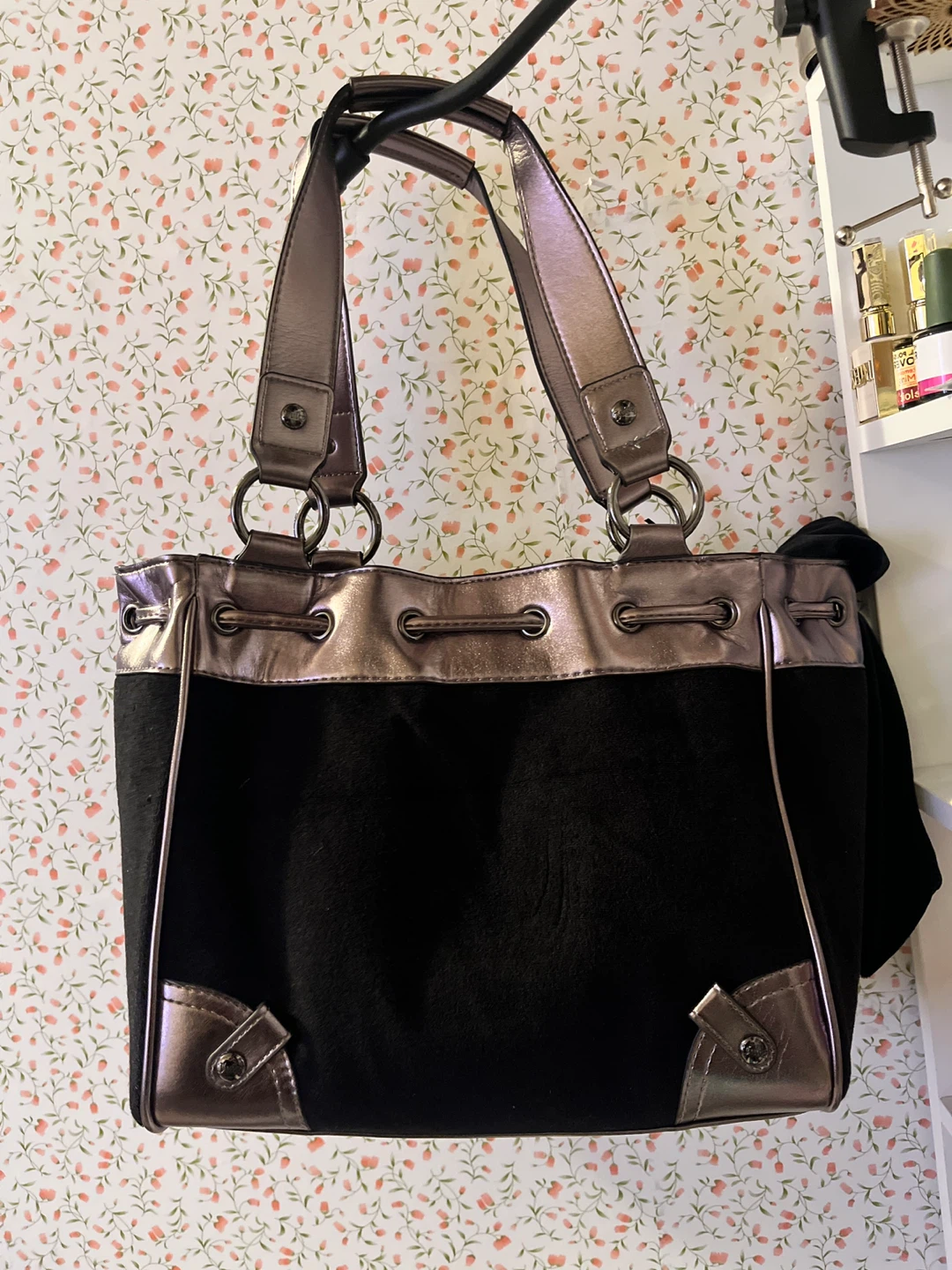 Exclusive Juicy Couture Blk Silver Metallic tote Shoulder Bag - photo 2