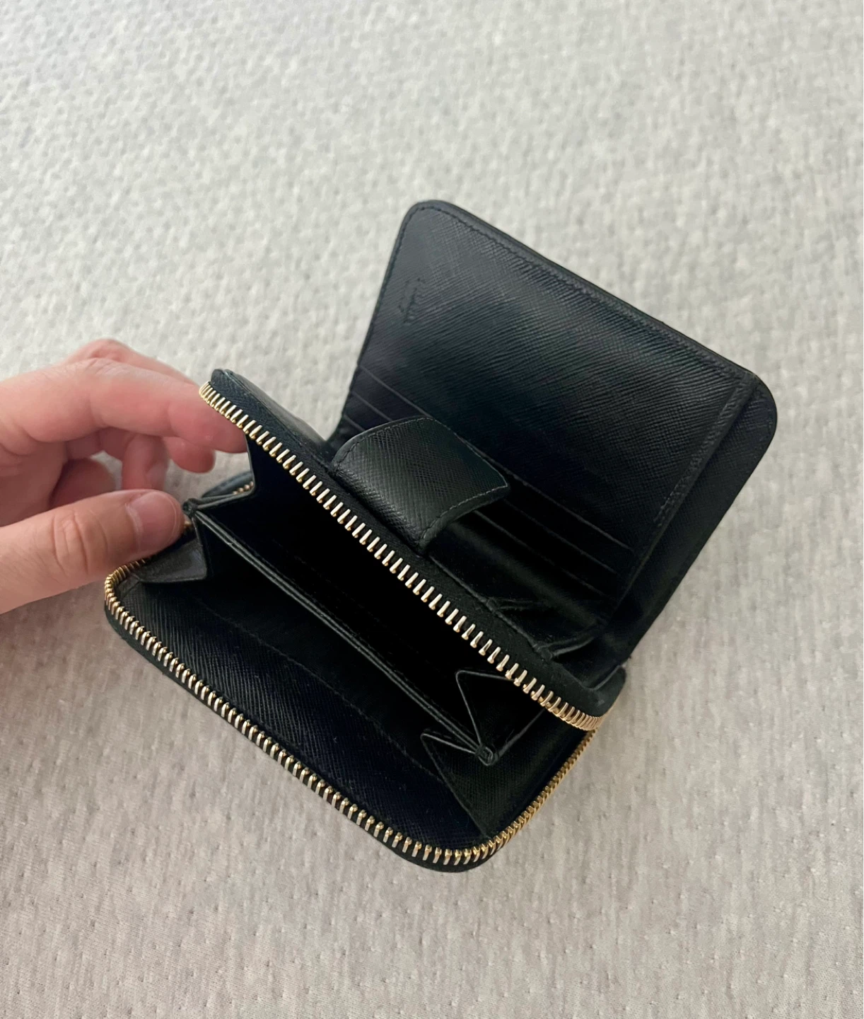 Prada compact wallet - photo 3