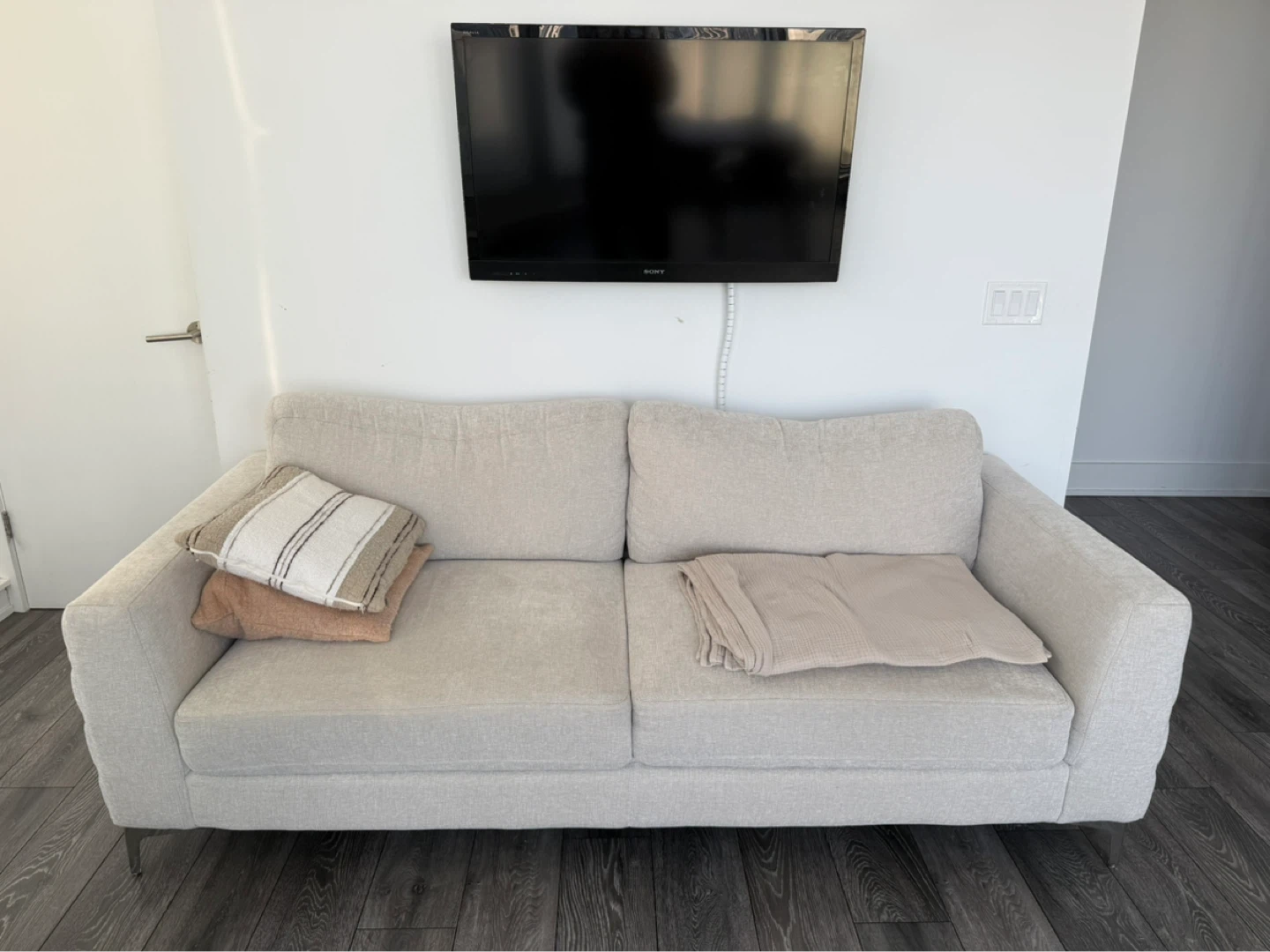 Beige Color Sofa - photo 2
