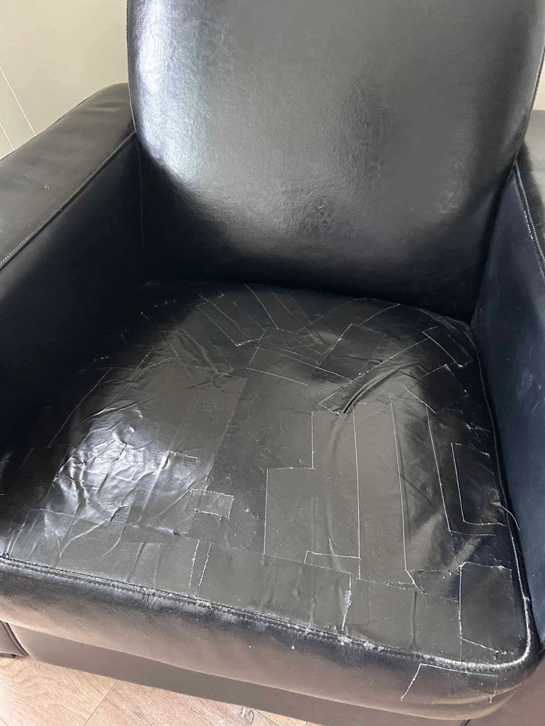 Free Black Armchair - photo 3