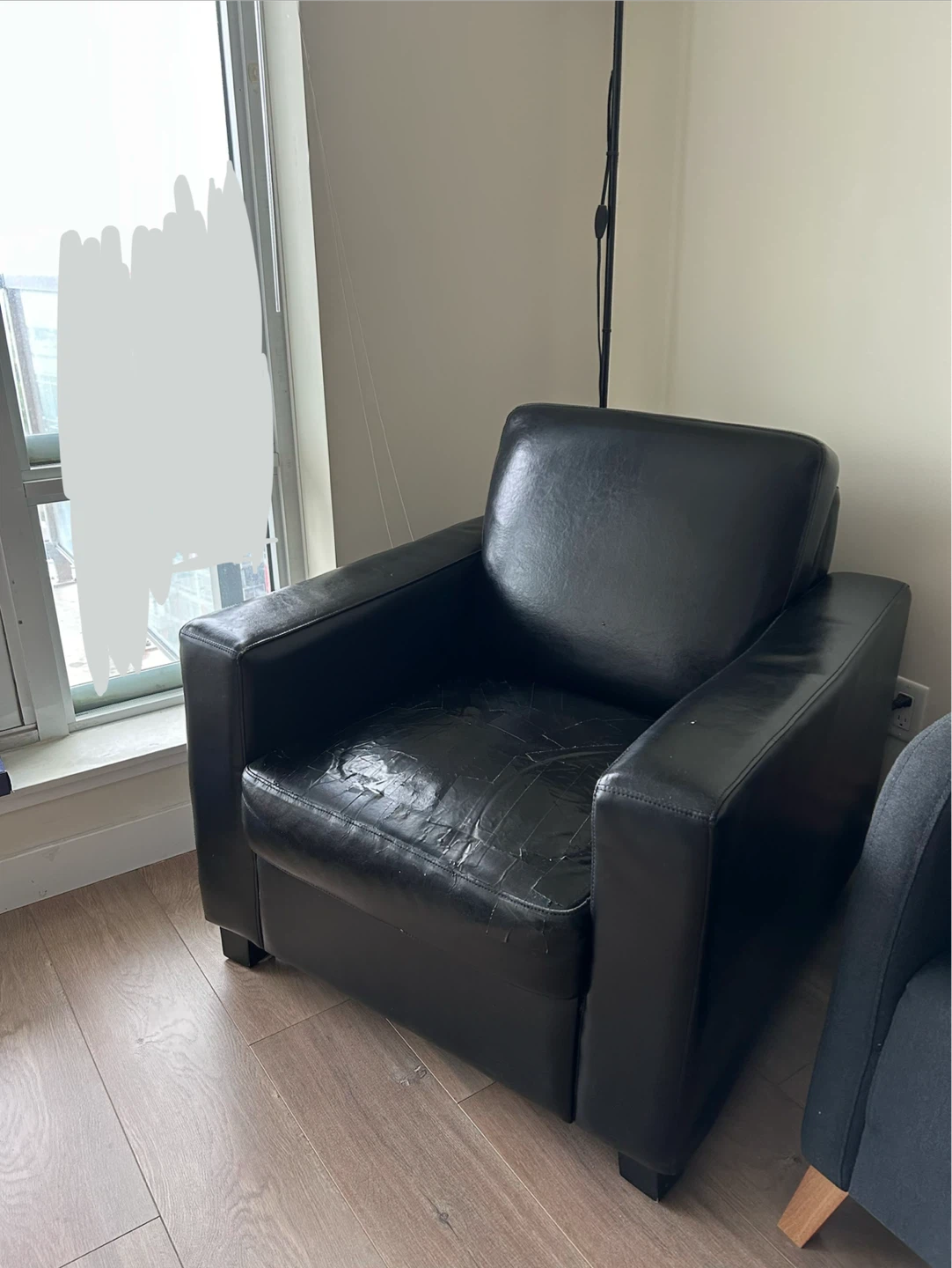 Free Black Armchair